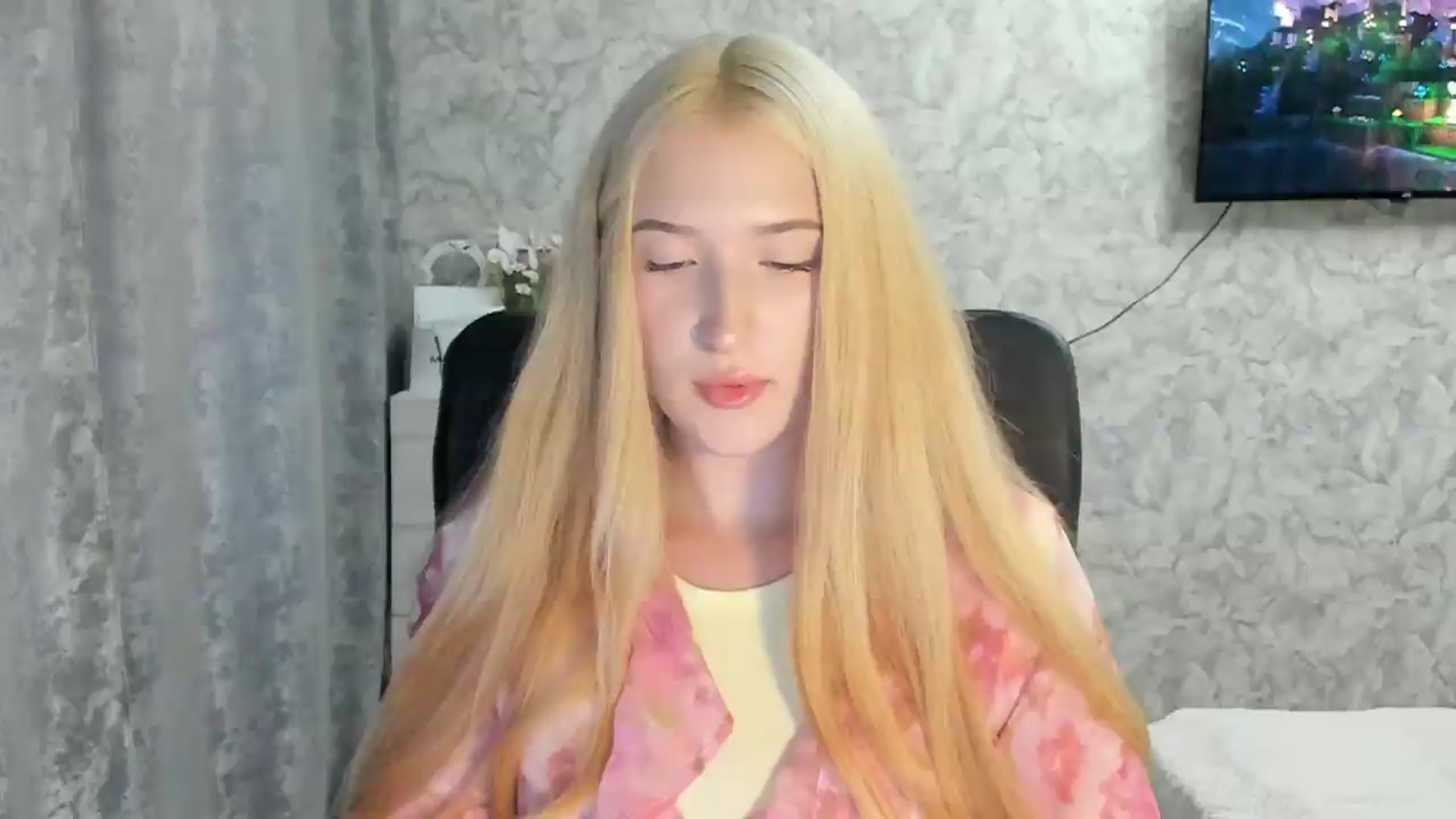 Gallery image thumbnail from Ilona_Here's myfreecams stream on, 08/25/2026, 17:34 image 6 of 20