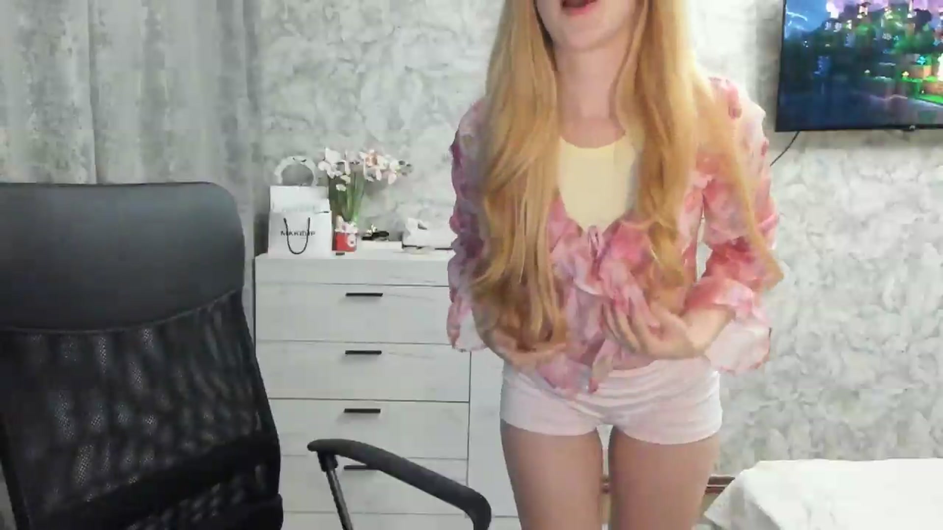 Gallery image thumbnail from Ilona_Here's myfreecams stream on, 08/25/2026, 20:25 image 13 of 20