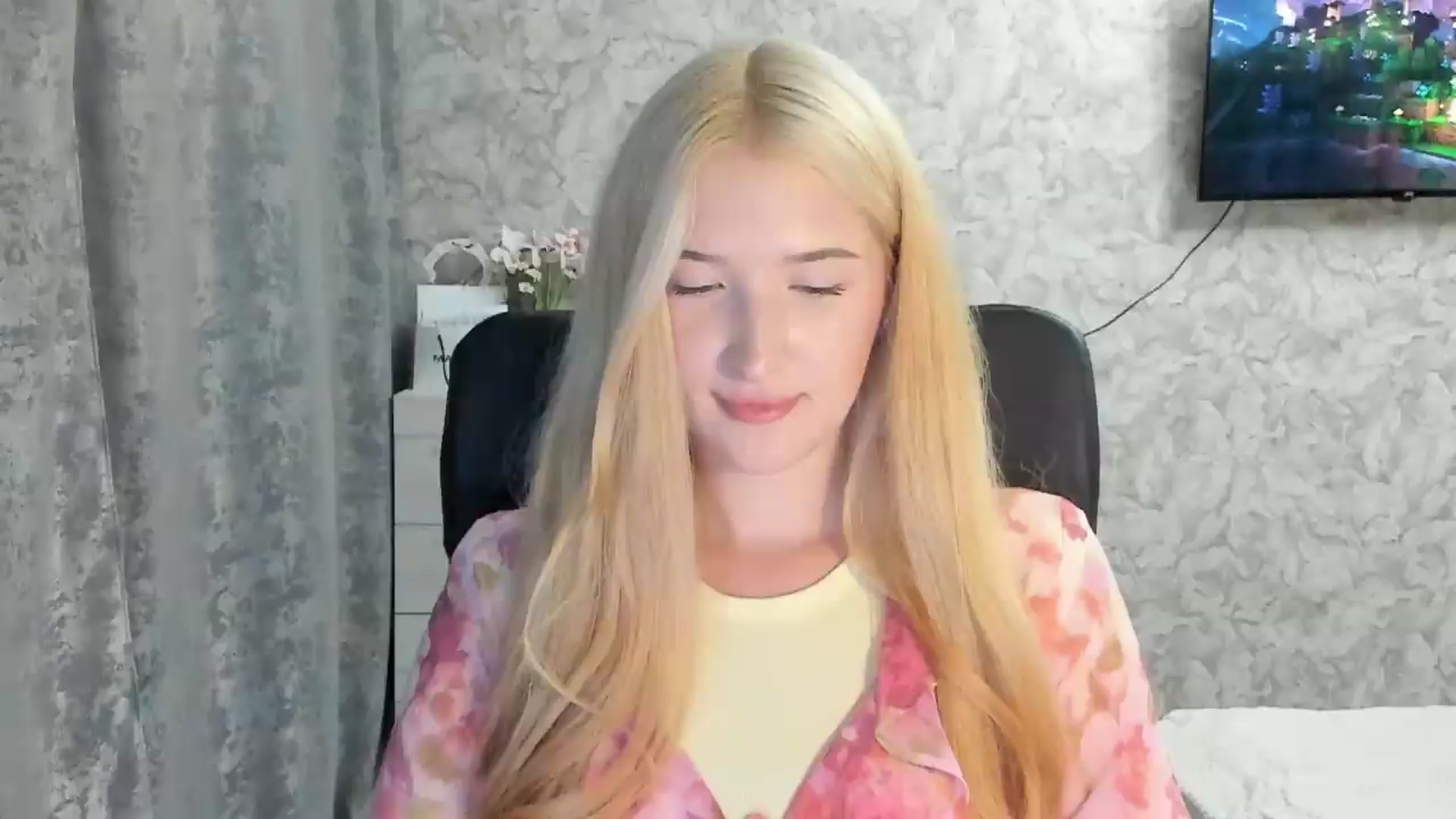 Gallery image thumbnail from Ilona_Here's myfreecams stream on, 08/25/2026, 20:25 image 14 of 20