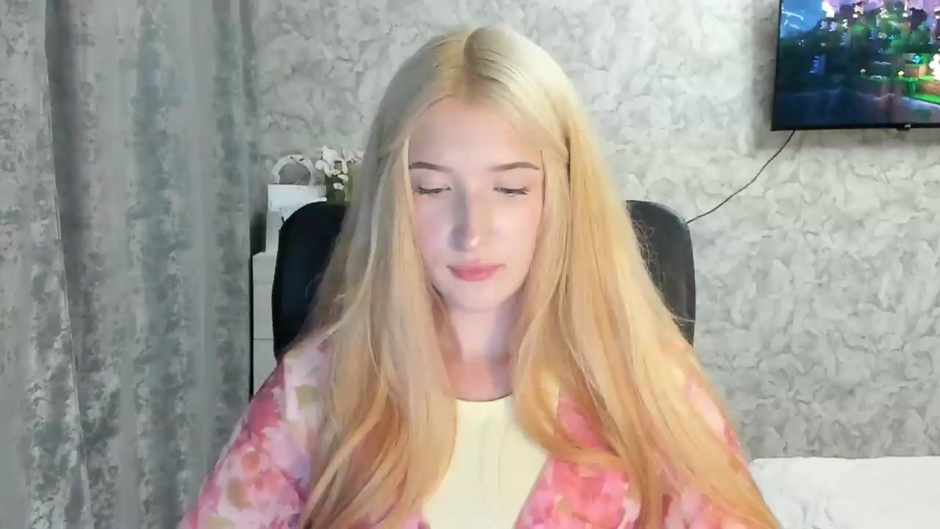 Gallery image thumbnail from Ilona_Here's myfreecams stream on, 08/25/2026, 20:25 image 5 of 20