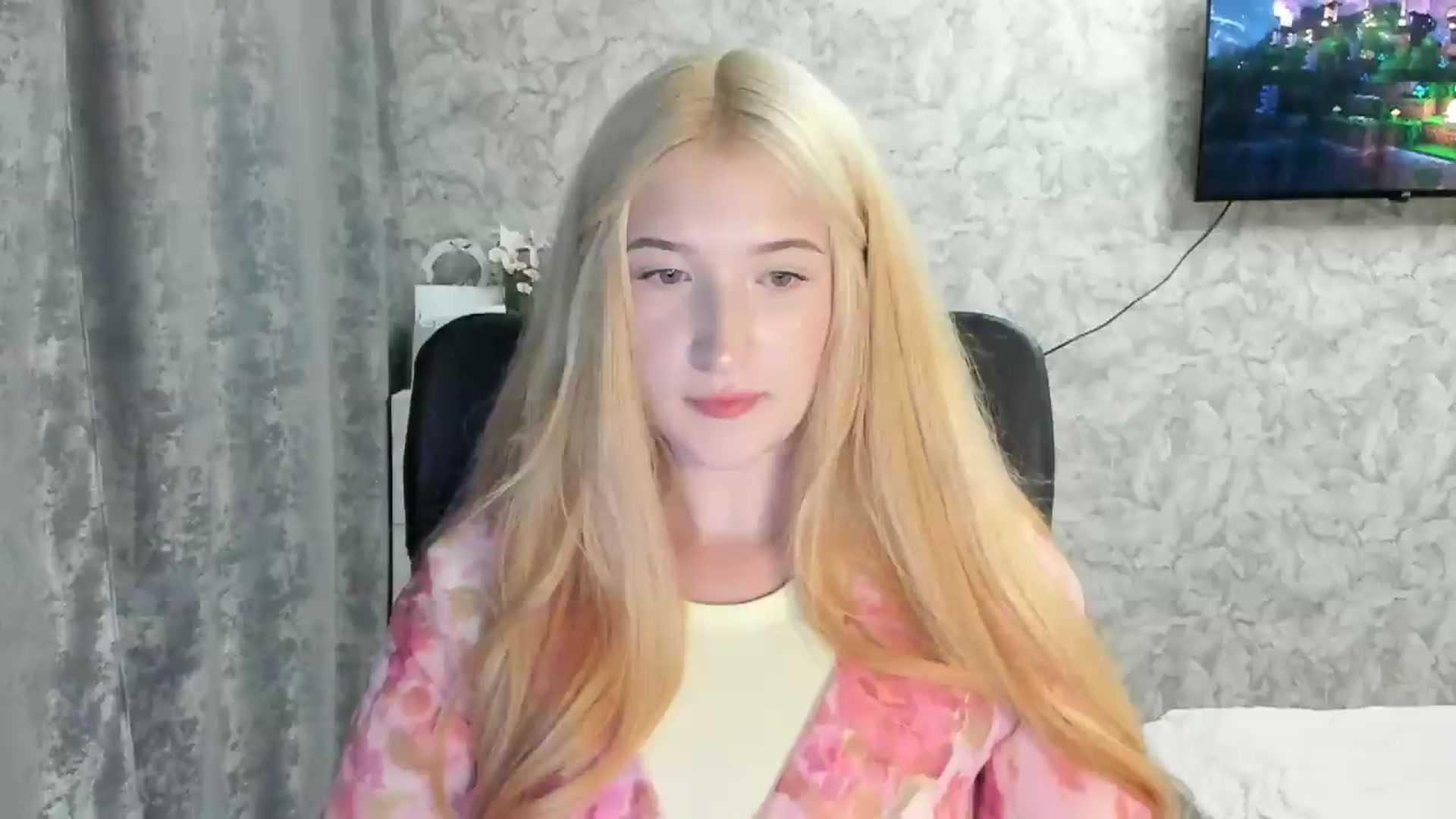 Gallery image thumbnail from Ilona_Here's myfreecams stream on, 08/25/2026, 20:25 image 2 of 20
