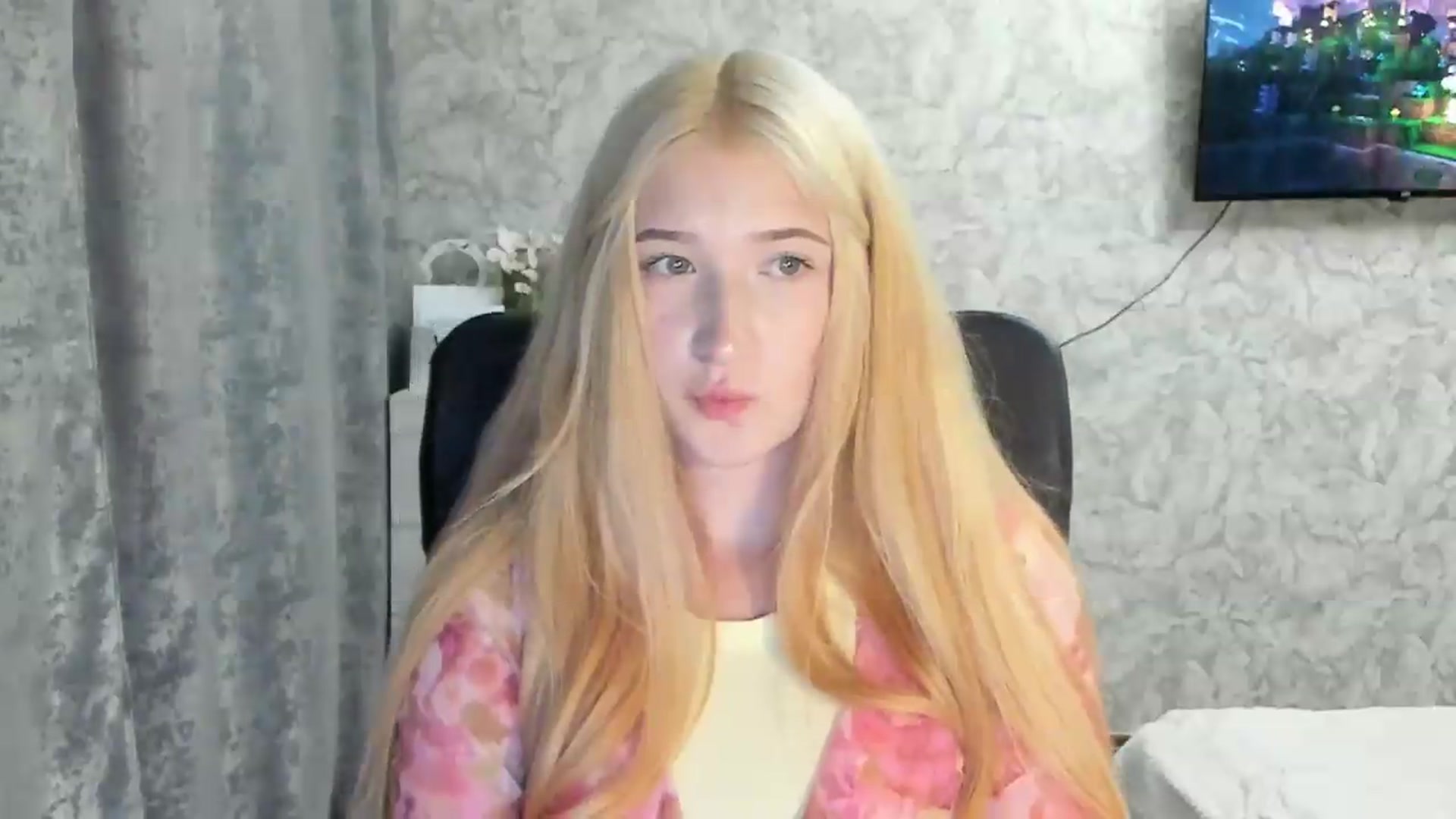 Gallery image thumbnail from Ilona_Here's myfreecams stream on, 08/25/2026, 20:25 image 8 of 20