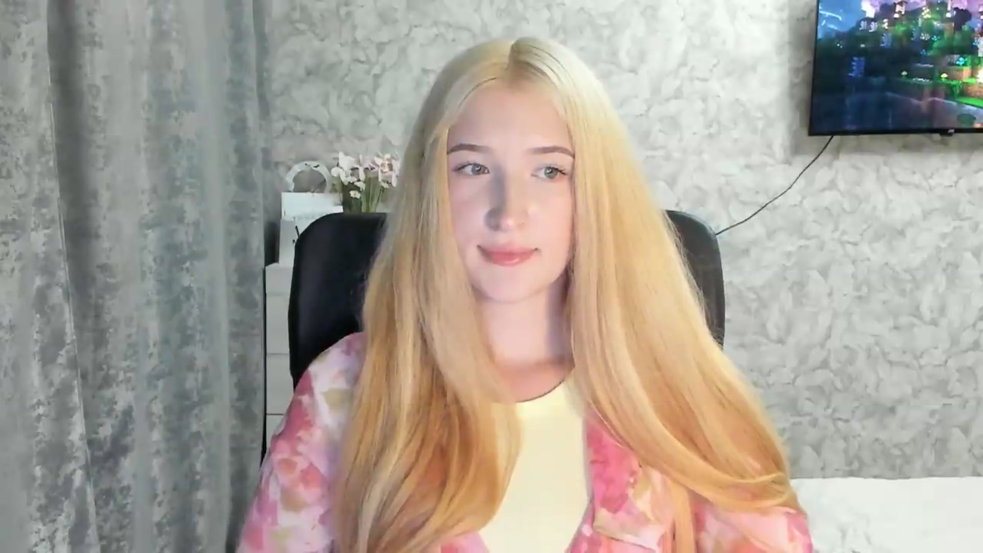 Gallery image thumbnail from Ilona_Here's myfreecams stream on, 08/25/2026, 20:25 image 19 of 20