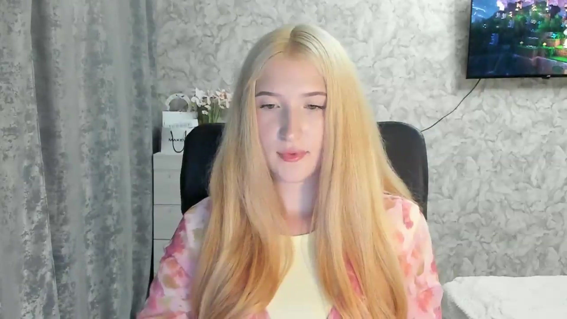 Gallery image thumbnail from Ilona_Here's myfreecams stream on, 08/25/2026, 20:25 image 20 of 20