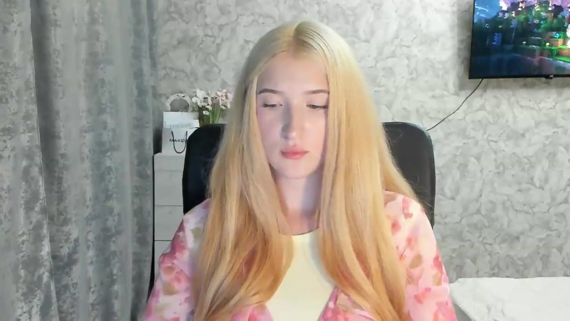 Gallery image thumbnail from Ilona_Here's myfreecams stream on, 08/25/2026, 20:25 image 18 of 20