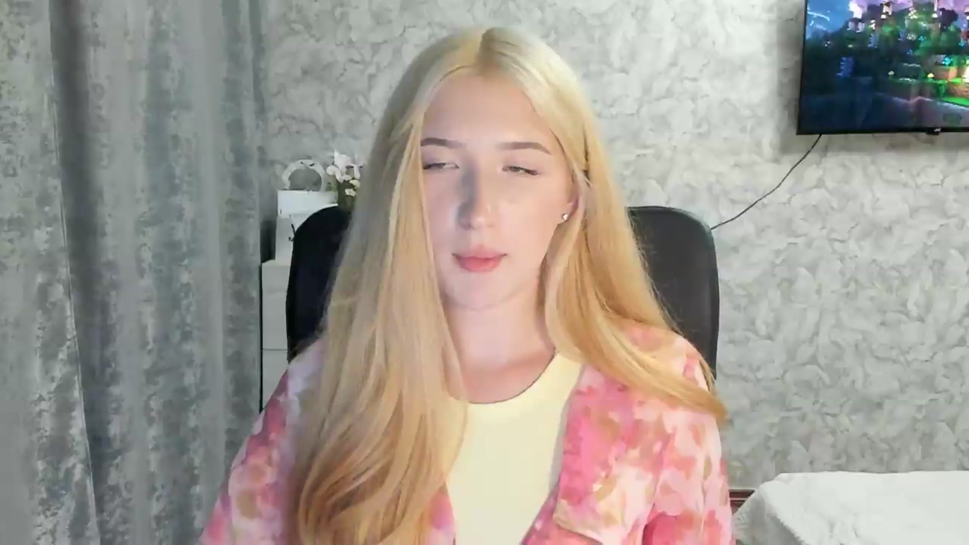 Gallery image thumbnail from Ilona_Here's myfreecams stream on, 08/25/2026, 20:25 image 11 of 20