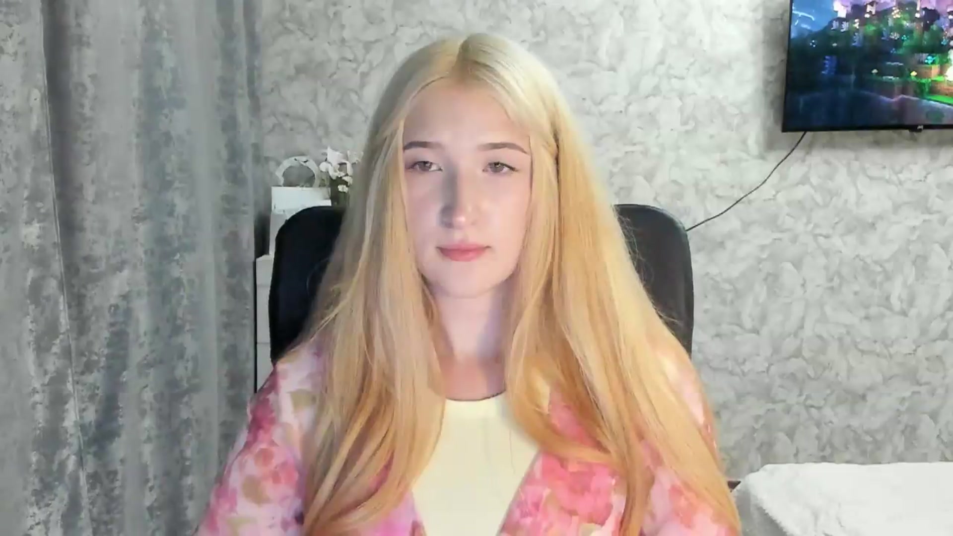 Gallery image thumbnail from Ilona_Here's myfreecams stream on, 08/25/2026, 20:25 image 7 of 20
