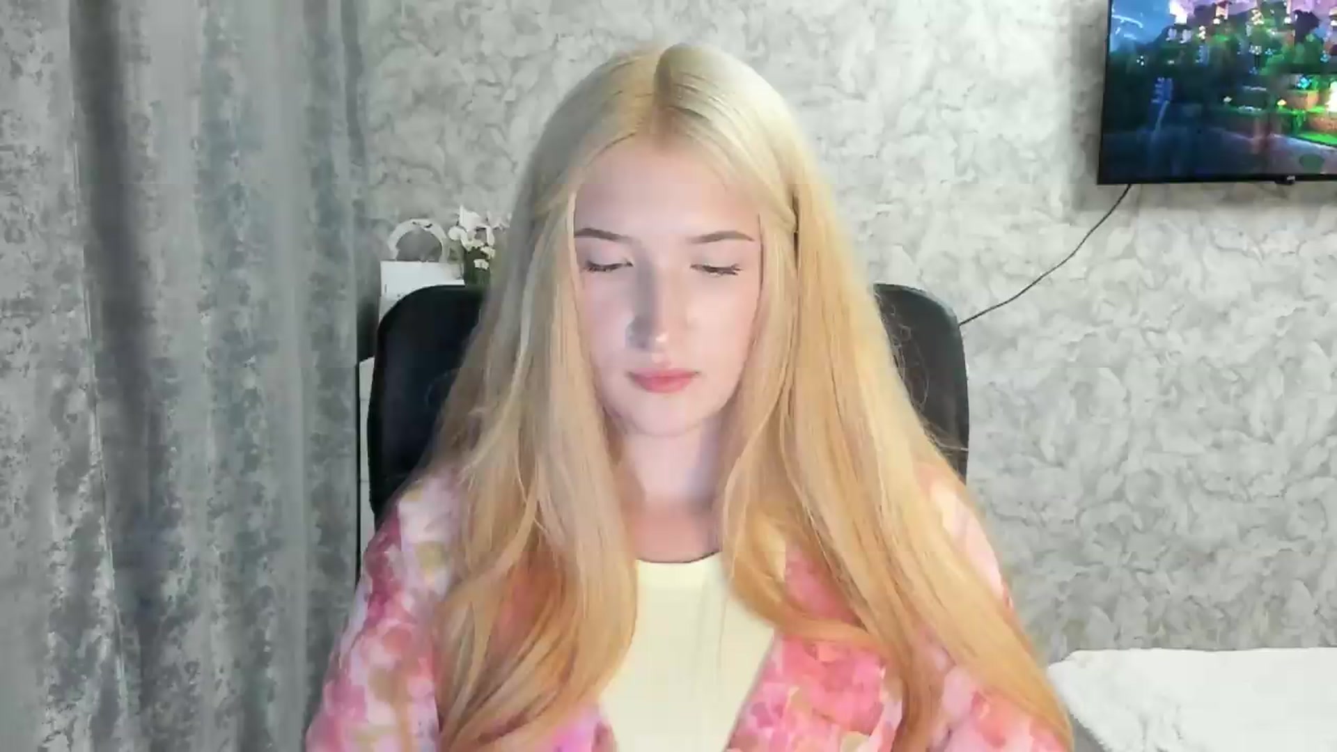 Gallery image thumbnail from Ilona_Here's myfreecams stream on, 08/25/2026, 20:25 image 4 of 20