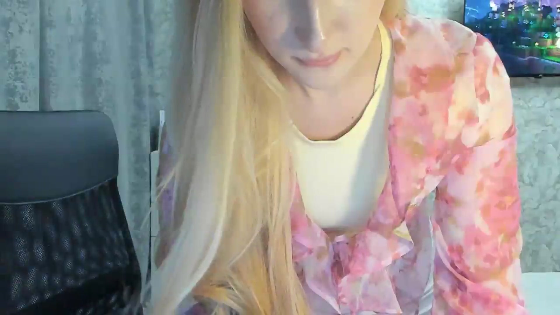 Gallery image thumbnail from Ilona_Here's myfreecams stream on, 08/25/2026, 20:25 image 9 of 20