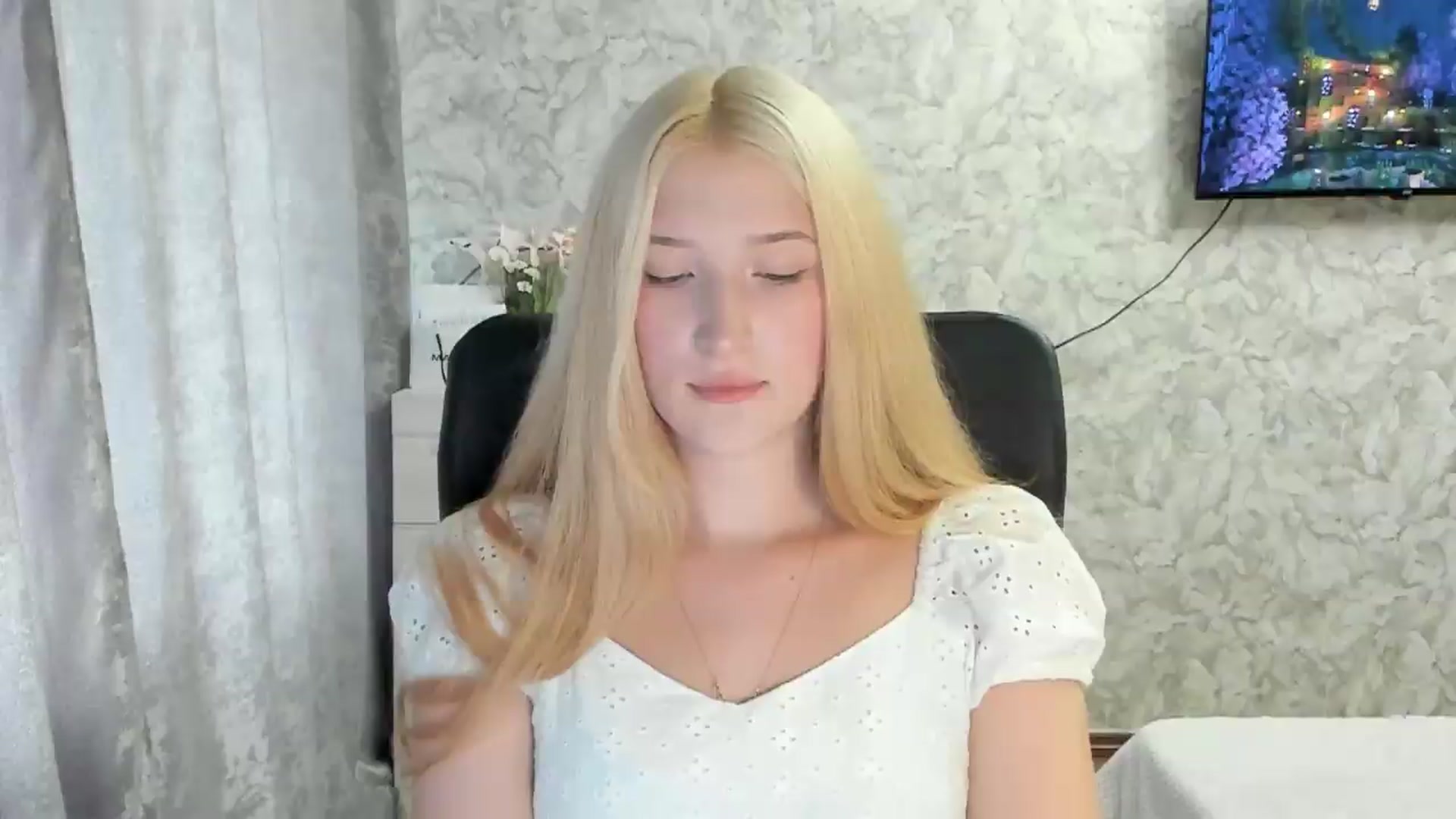 Gallery image thumbnail from Ilona_Here's myfreecams stream on, 08/26/2026, 10:58 image 12 of 20