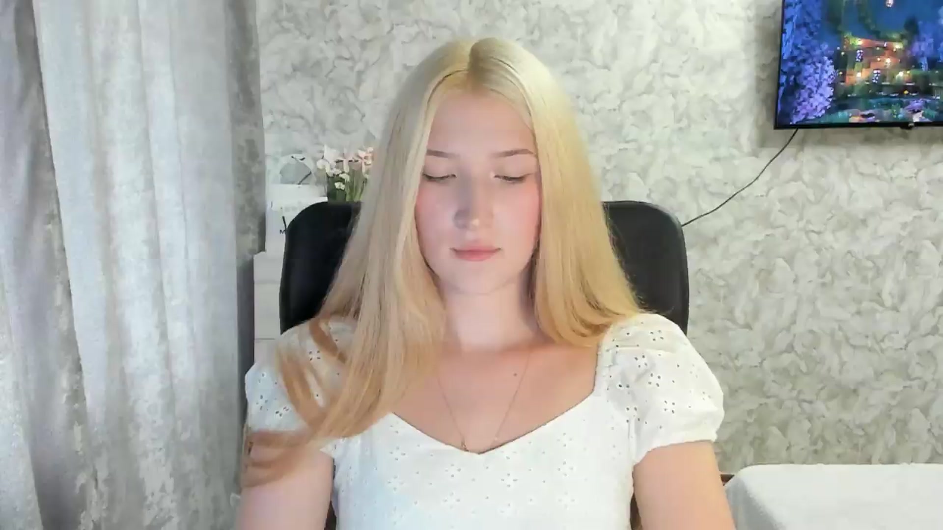 Gallery image thumbnail from Ilona_Here's myfreecams stream on, 08/26/2026, 10:58 image 7 of 20