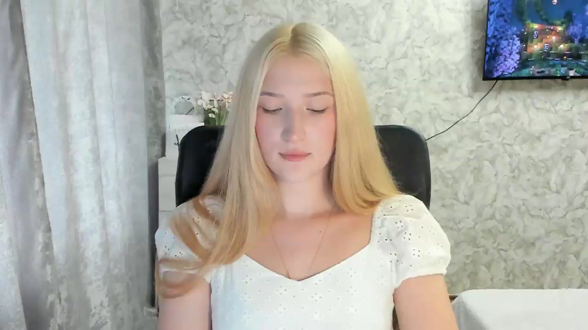 Gallery image thumbnail from Ilona_Here's myfreecams stream on, 08/26/2026, 10:58 image 4 of 20