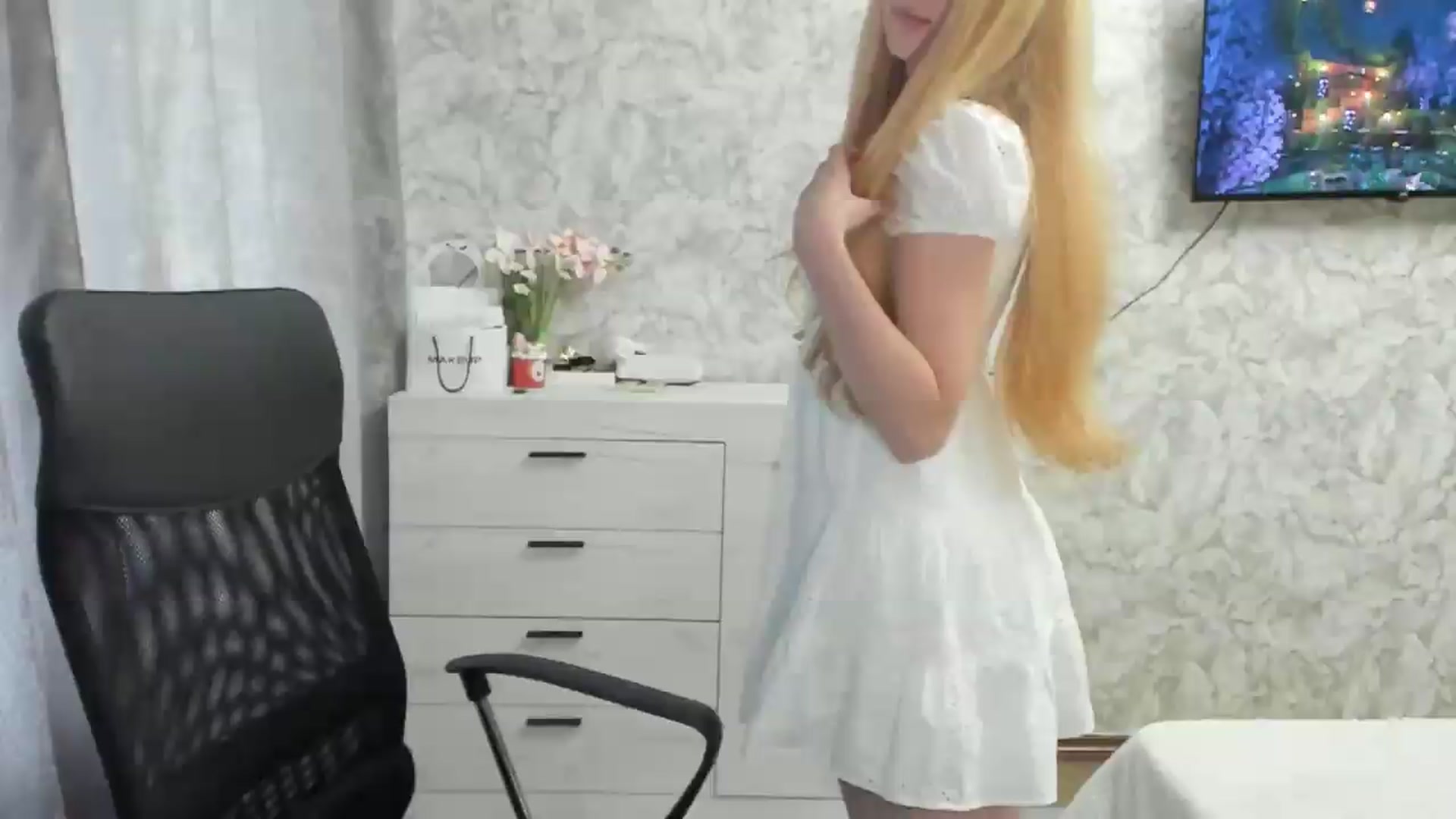 Gallery image thumbnail from Ilona_Here's myfreecams stream on, 08/26/2026, 11:50 image 13 of 20