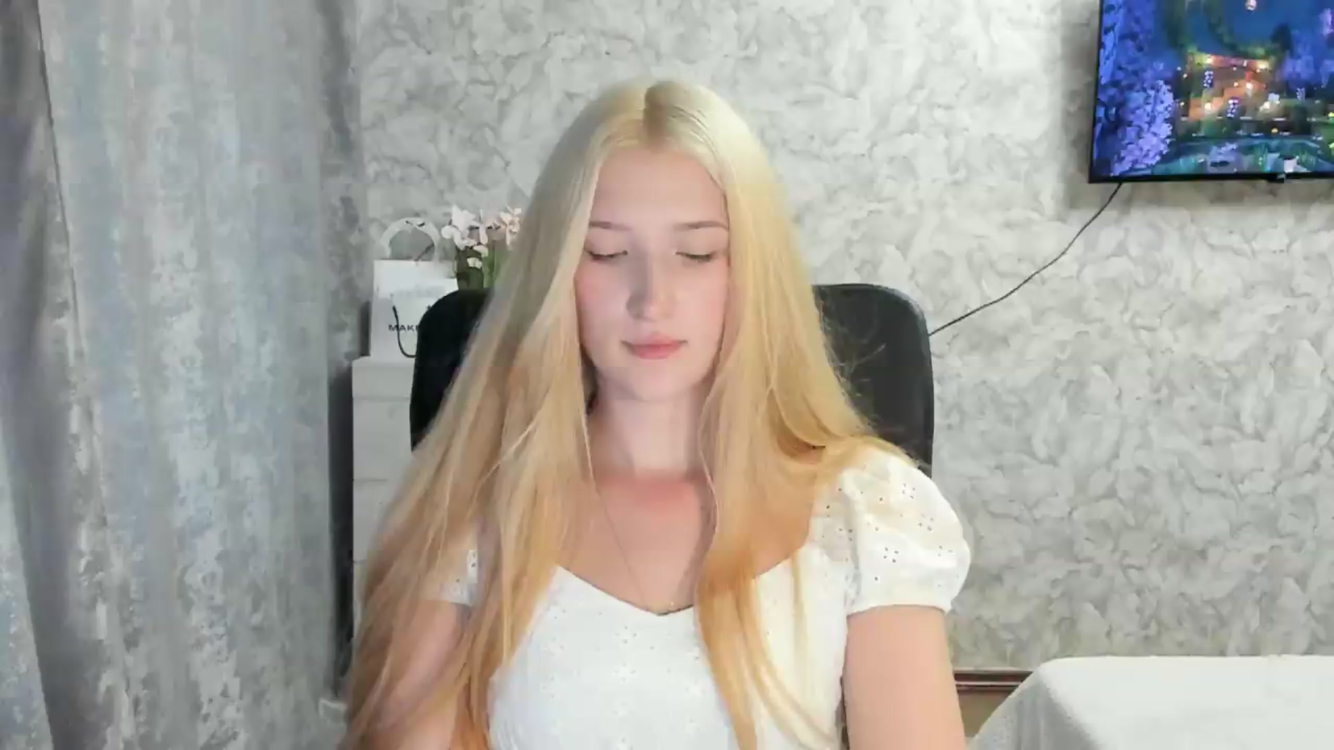 Gallery image thumbnail from Ilona_Here's myfreecams stream on, 08/26/2026, 13:06 image 5 of 20