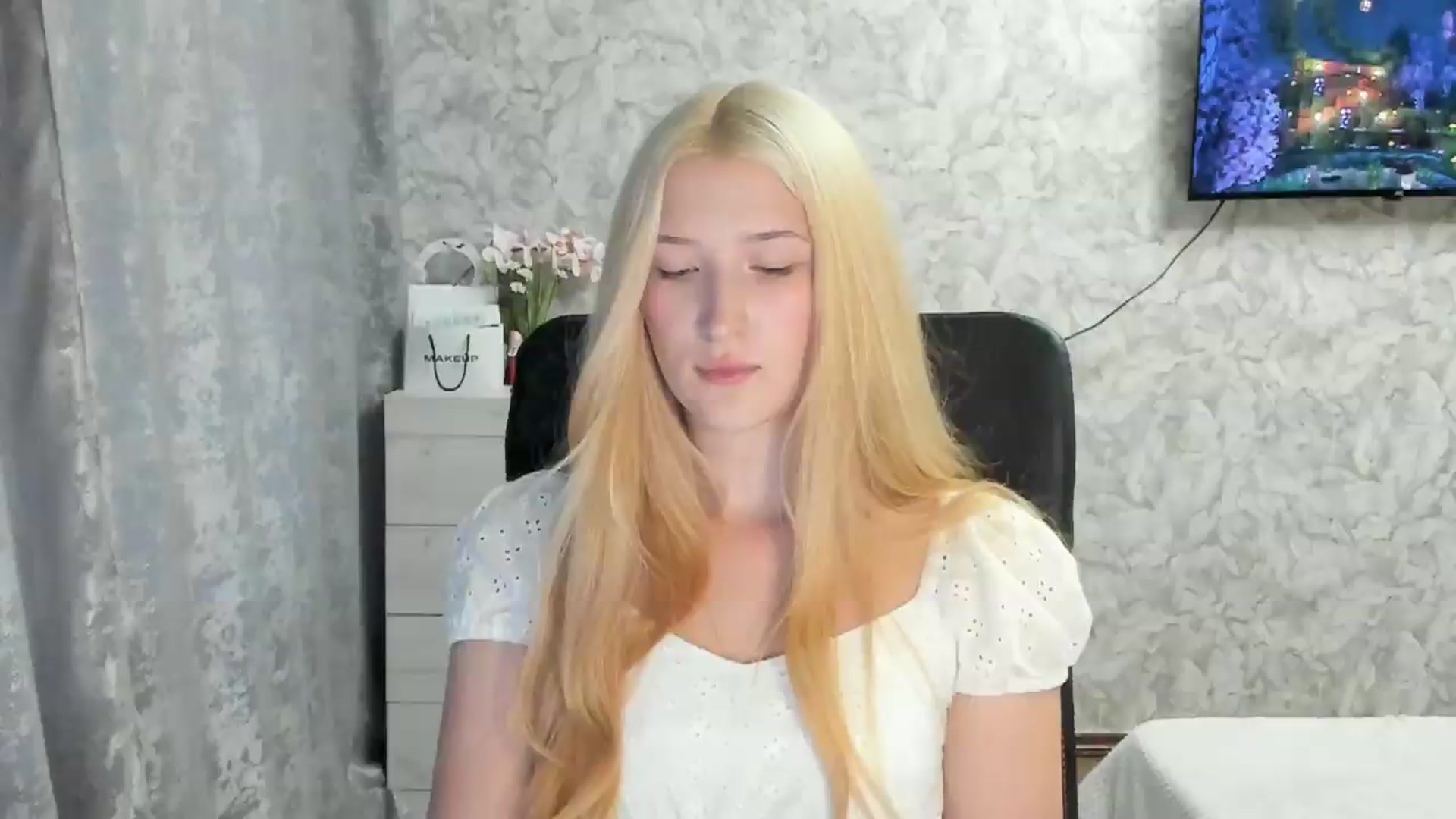 Gallery image thumbnail from Ilona_Here's myfreecams stream on, 08/26/2026, 13:06 image 19 of 20