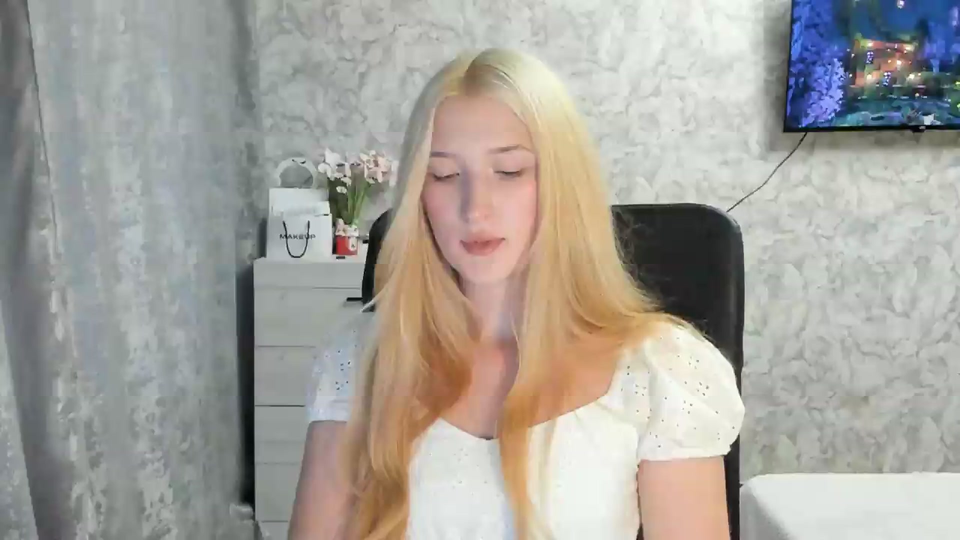 Gallery image thumbnail from Ilona_Here's myfreecams stream on, 08/26/2026, 13:06 image 15 of 20