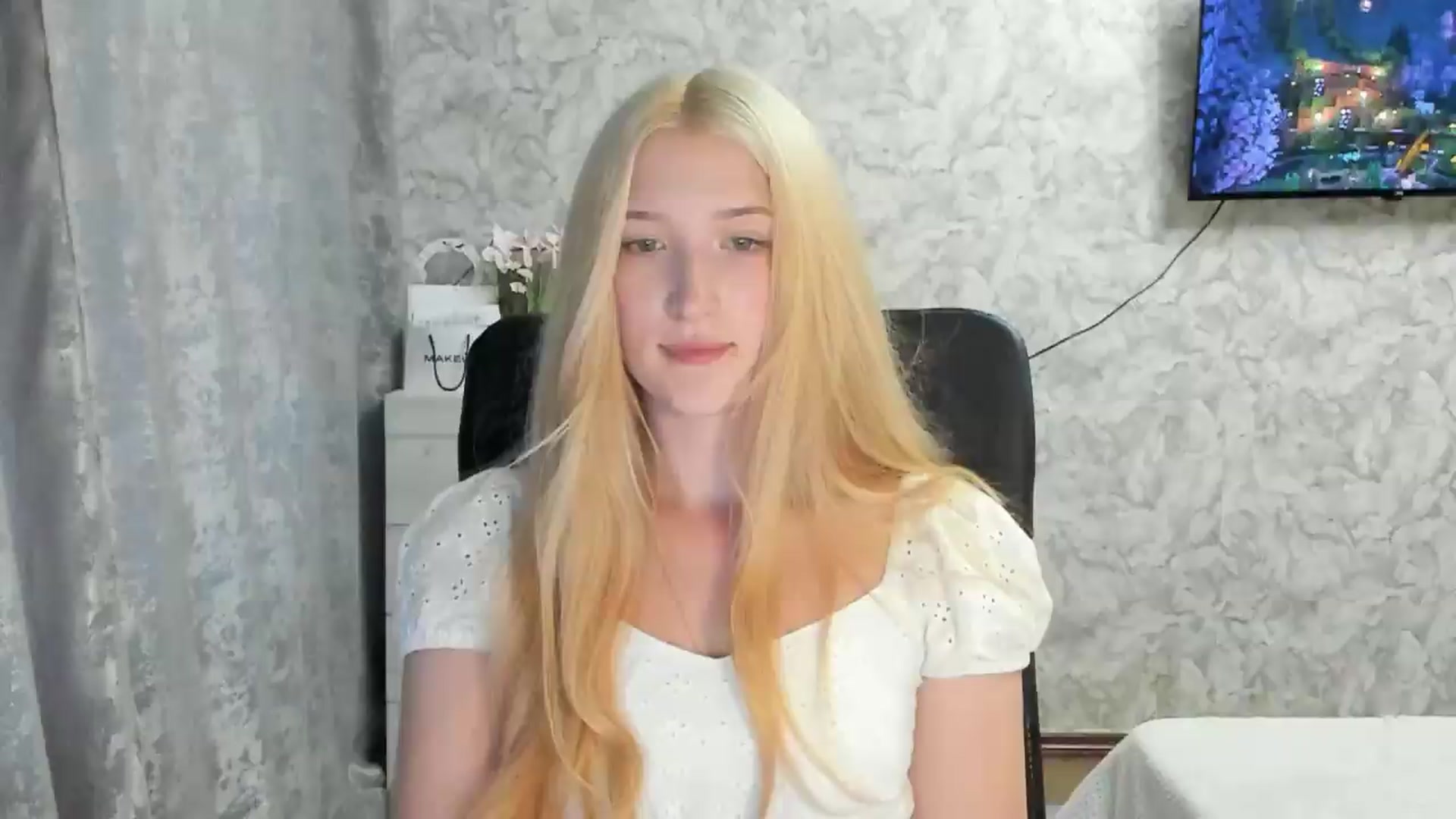 Gallery image thumbnail from Ilona_Here's myfreecams stream on, 08/26/2026, 13:06 image 12 of 20