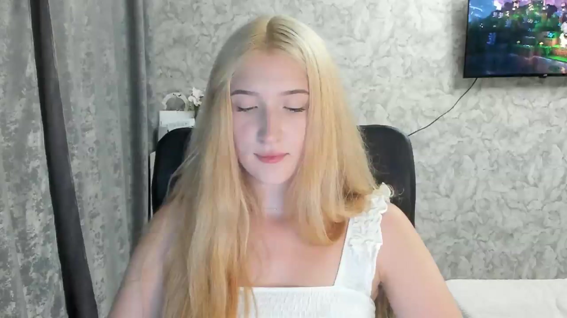 Gallery image thumbnail from Ilona_Here's myfreecams stream on, 08/26/2026, 19:02 image 11 of 20
