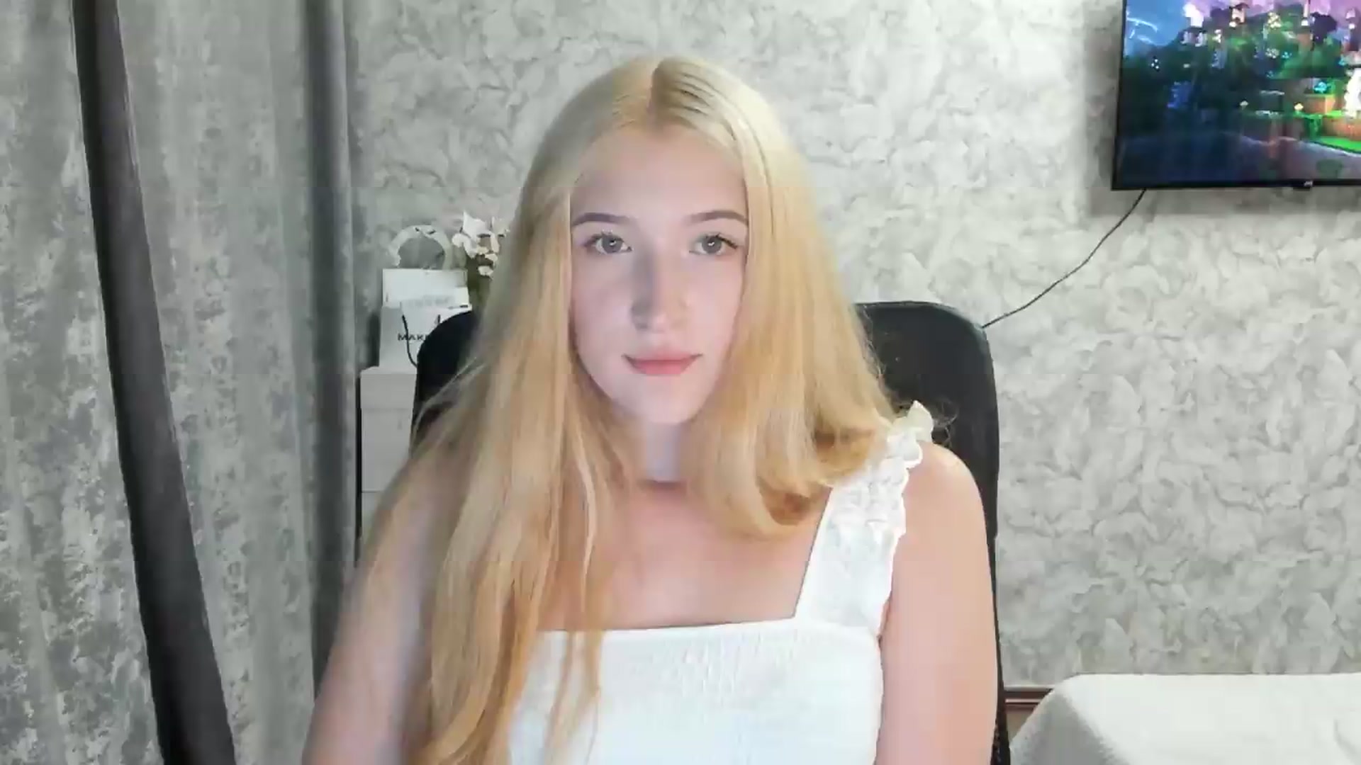 Gallery image thumbnail from Ilona_Here's myfreecams stream on, 08/26/2026, 19:02 image 6 of 20