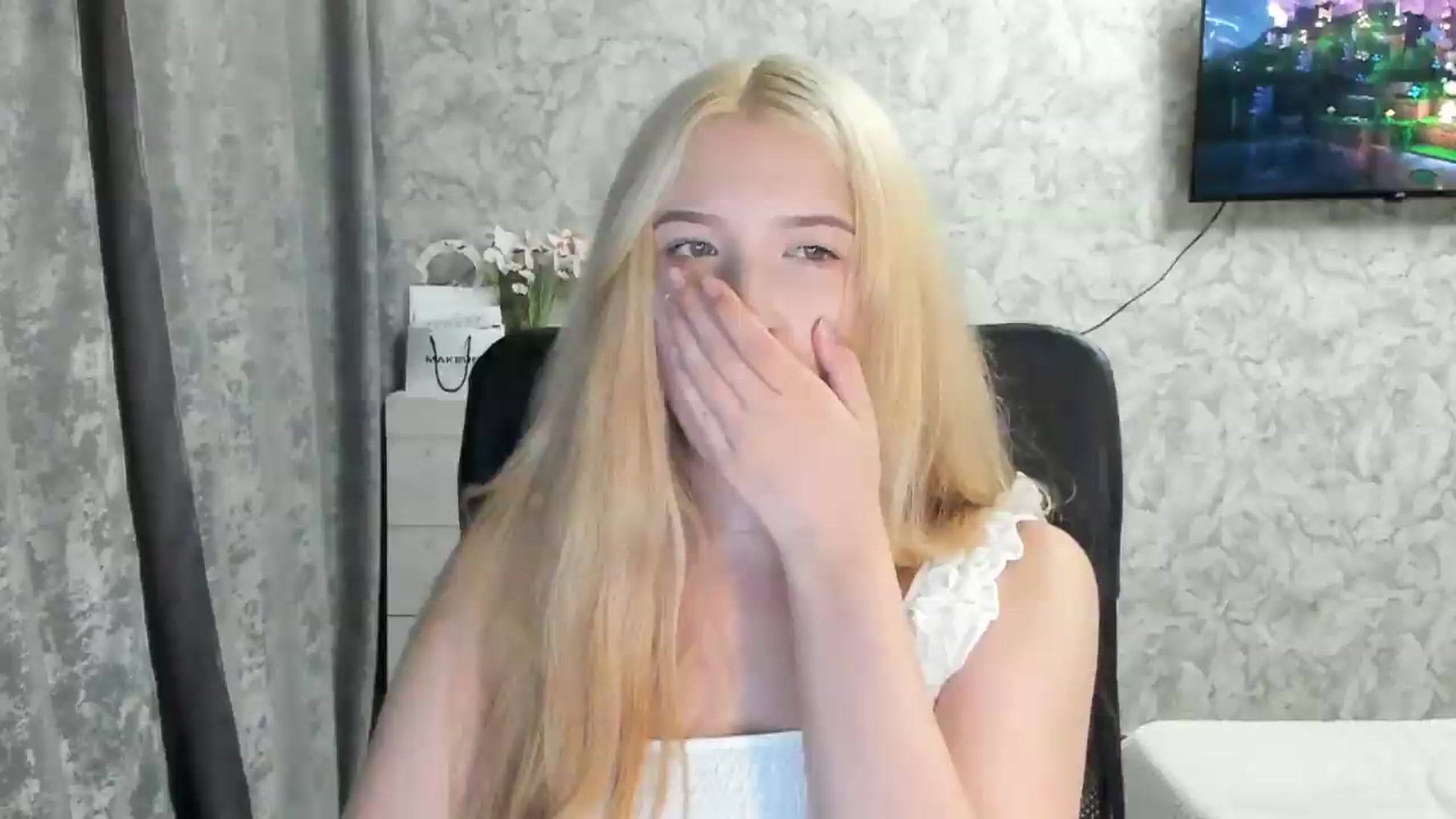 Gallery image thumbnail from Ilona_Here's myfreecams stream on, 08/26/2026, 19:02 image 13 of 20