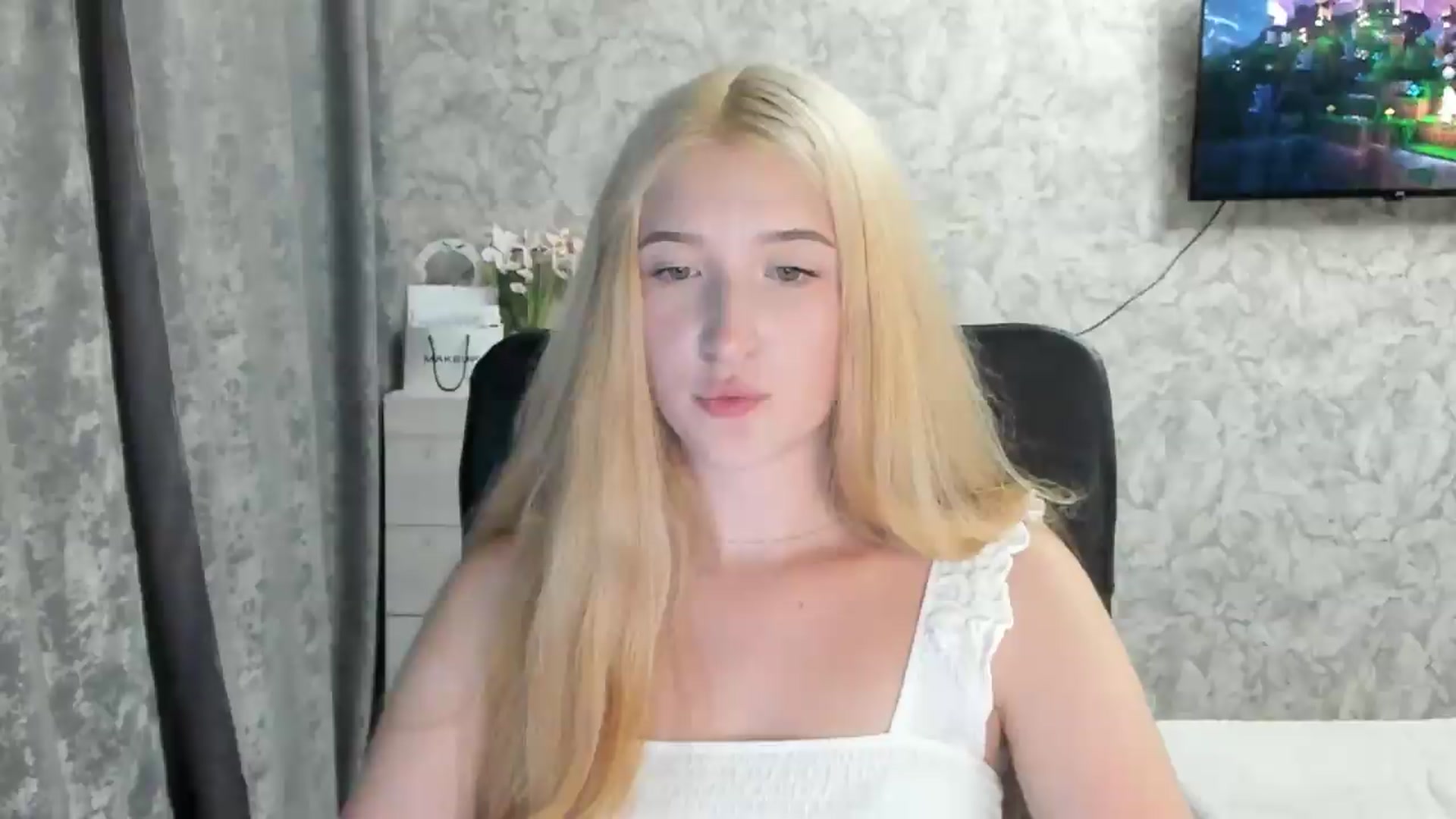 Gallery image thumbnail from Ilona_Here's myfreecams stream on, 08/26/2026, 19:02 image 18 of 20