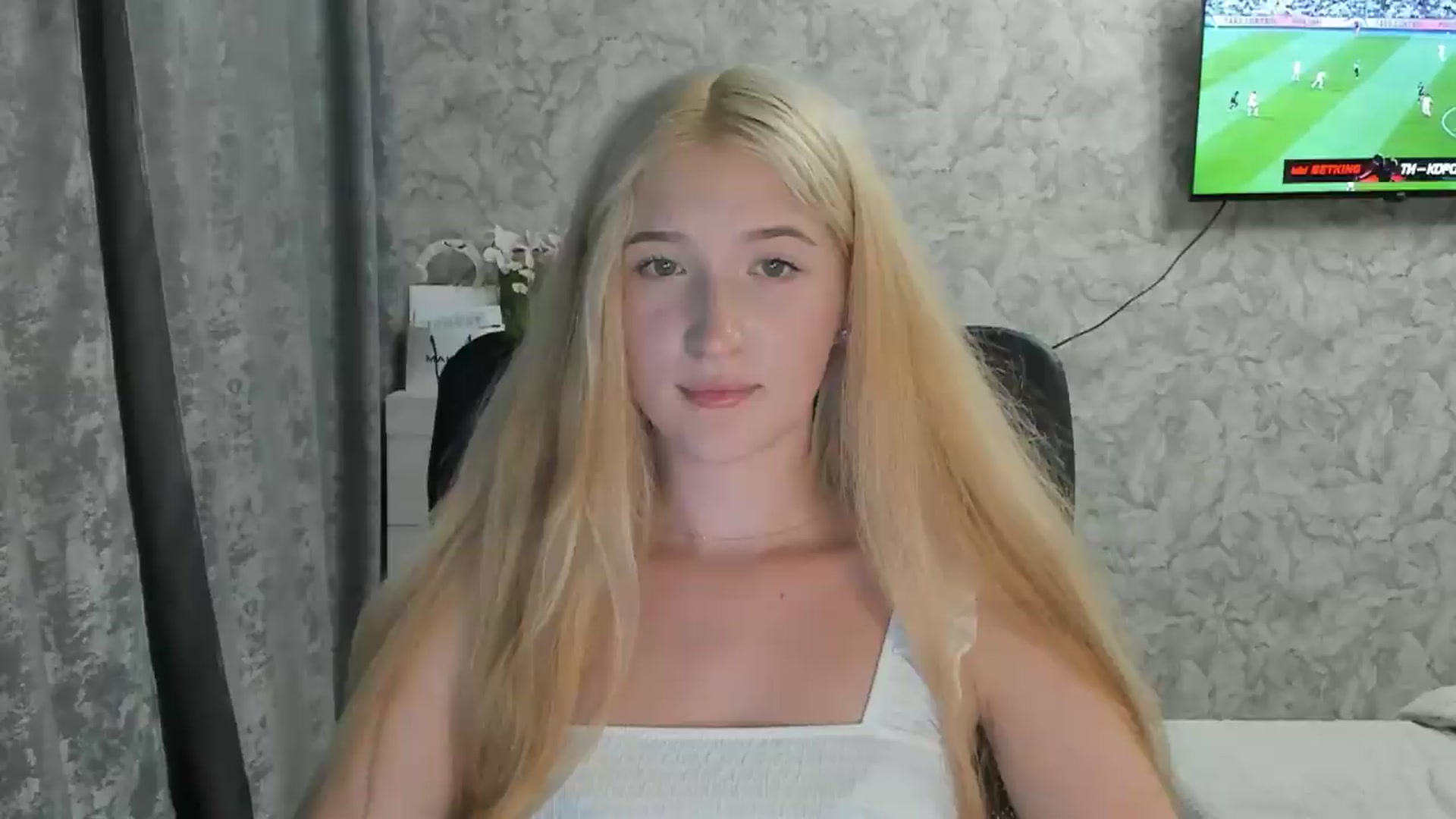 Gallery image thumbnail from Ilona_Here's myfreecams stream on, 08/26/2026, 19:38 image 3 of 20