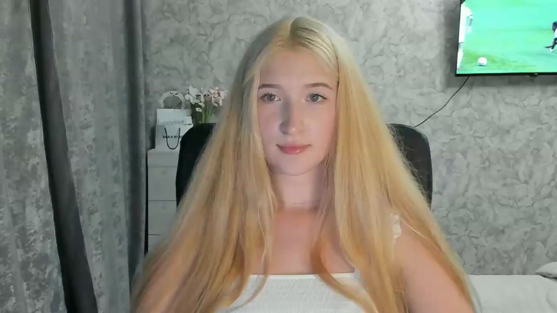 Gallery image thumbnail from Ilona_Here's myfreecams stream on, 08/26/2026, 19:38 image 13 of 20