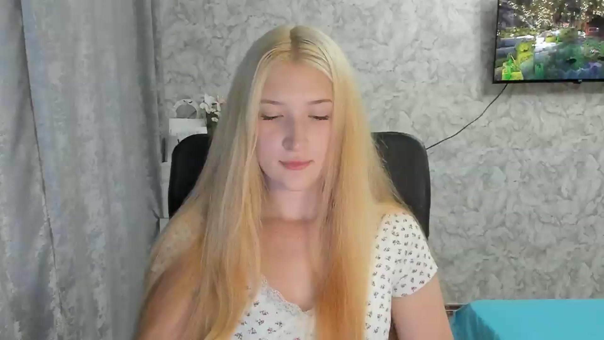 Gallery image thumbnail from Ilona_Here's myfreecams stream on, 08/27/2026, 13:27 image 14 of 20