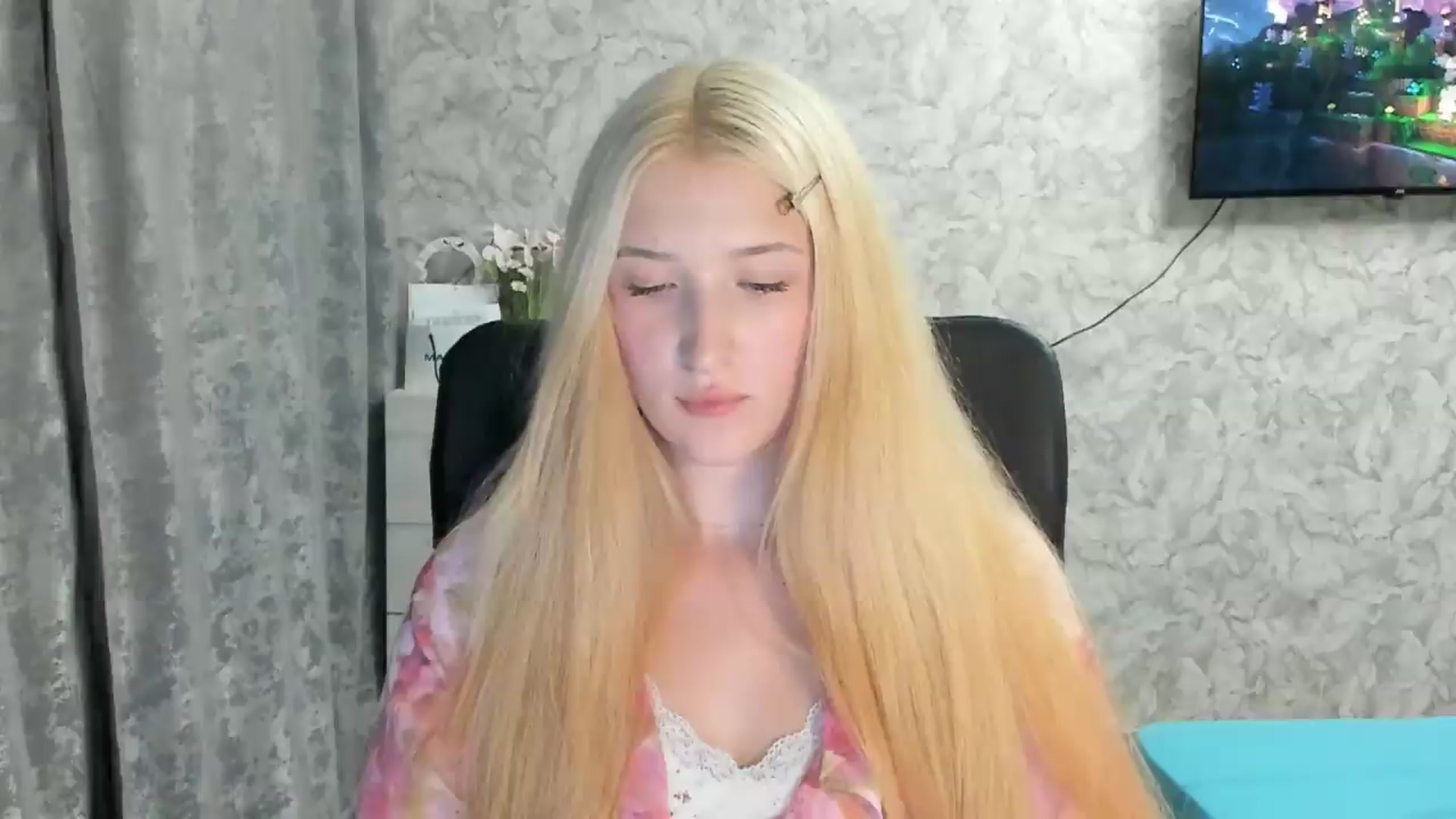 Gallery image thumbnail from Ilona_Here's myfreecams stream on, 08/27/2026, 18:08 image 11 of 20