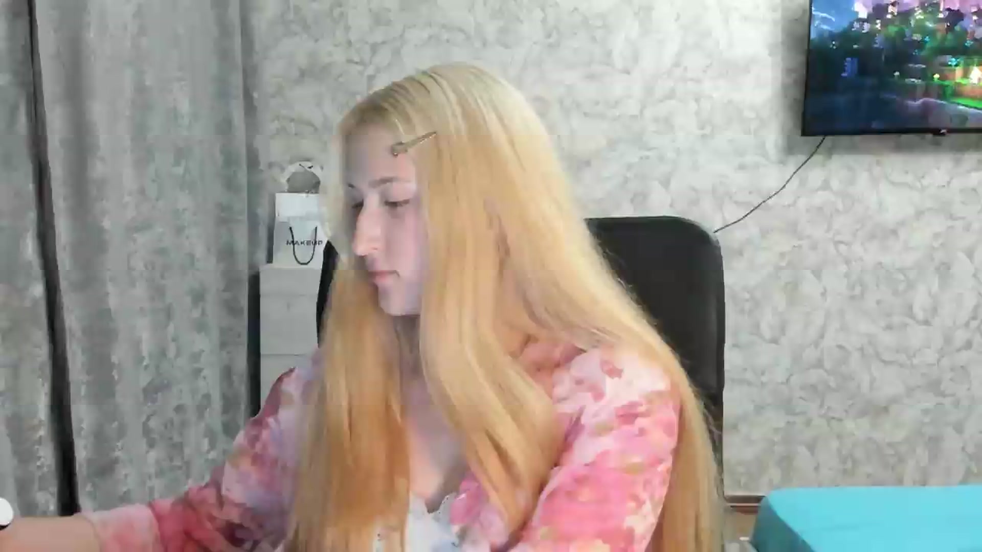 Gallery image thumbnail from Ilona_Here's myfreecams stream on, 08/27/2026, 18:08 image 1 of 20
