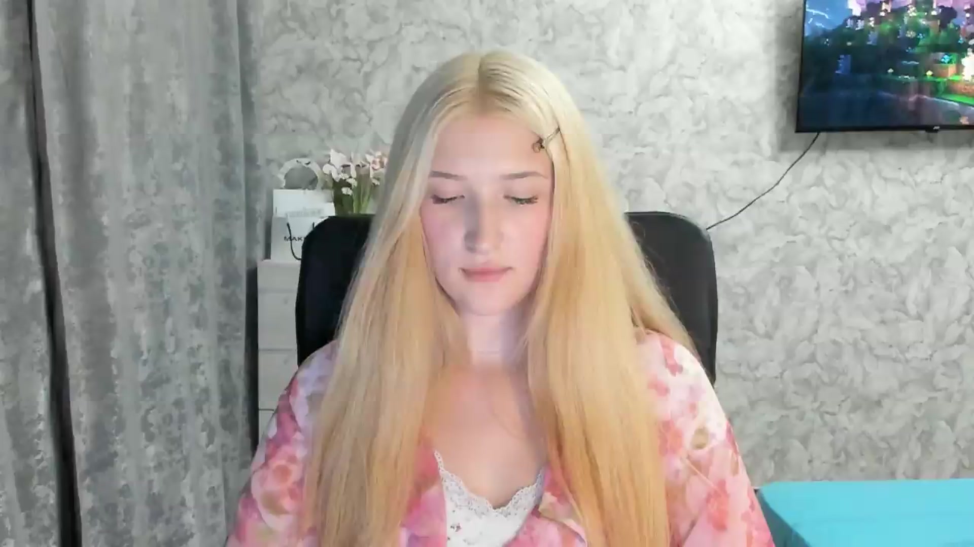 Gallery image thumbnail from Ilona_Here's myfreecams stream on, 08/27/2026, 18:08 image 18 of 20