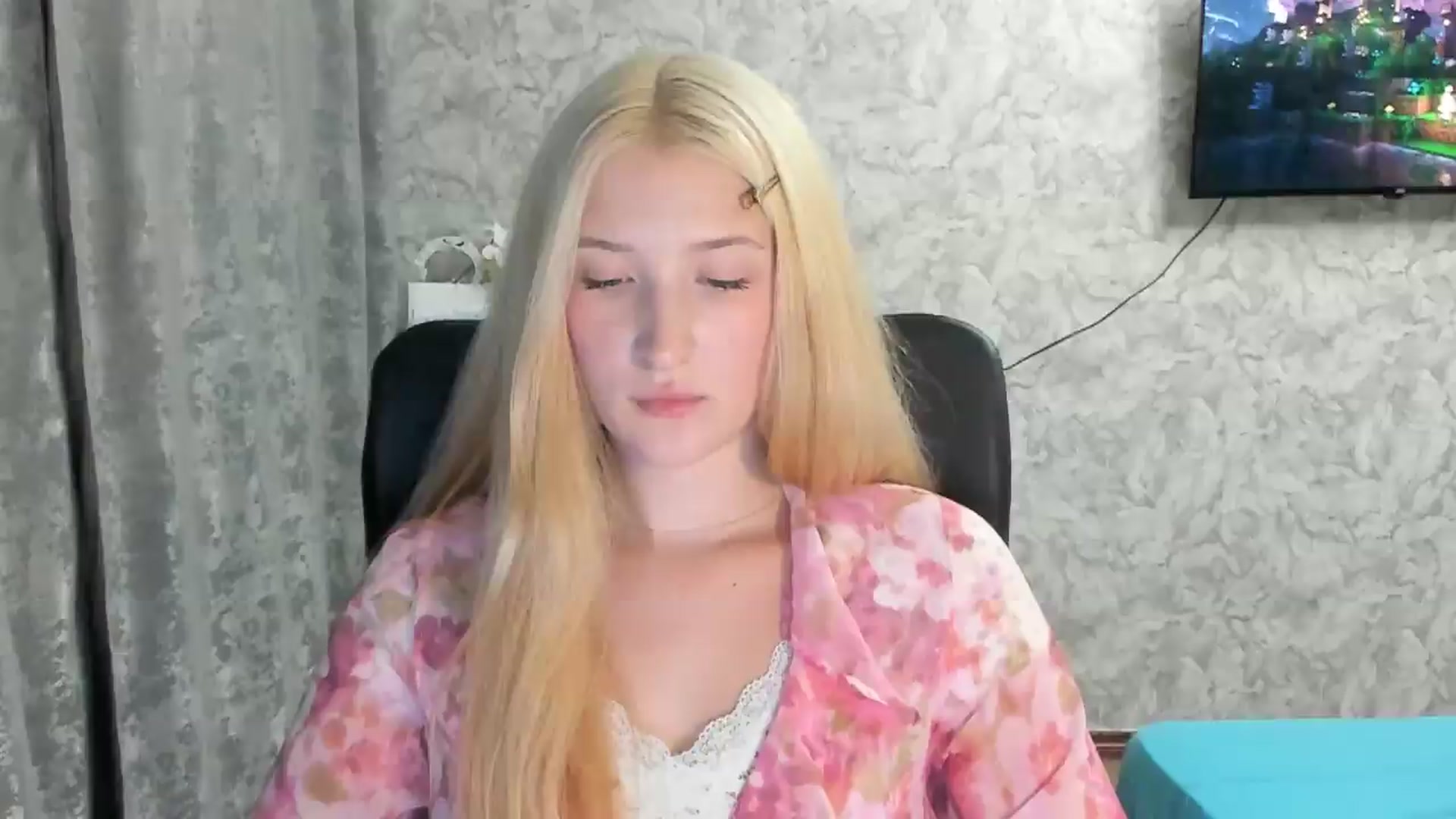 Gallery image thumbnail from Ilona_Here's myfreecams stream on, 08/27/2026, 19:15 image 1 of 20