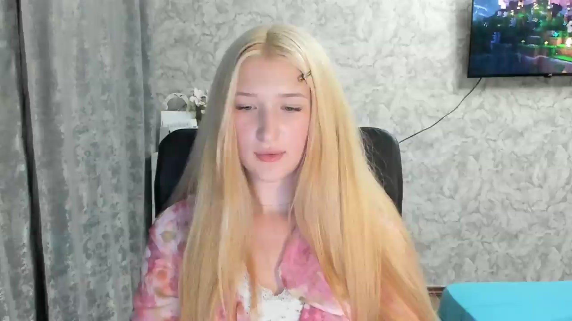 Gallery image thumbnail from Ilona_Here's myfreecams stream on, 08/27/2026, 19:15 image 13 of 20