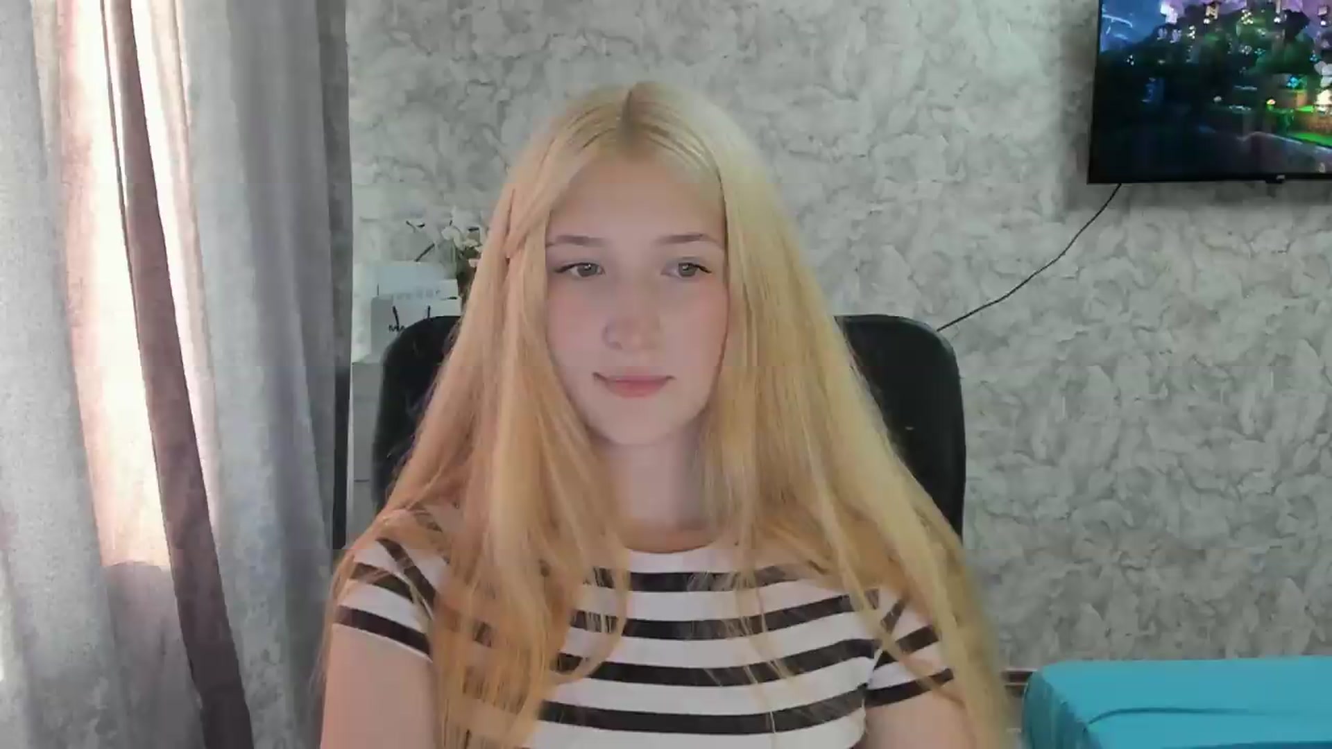 Gallery image thumbnail from Ilona_Here's myfreecams stream on, 08/28/2026, 15:28 image 17 of 20