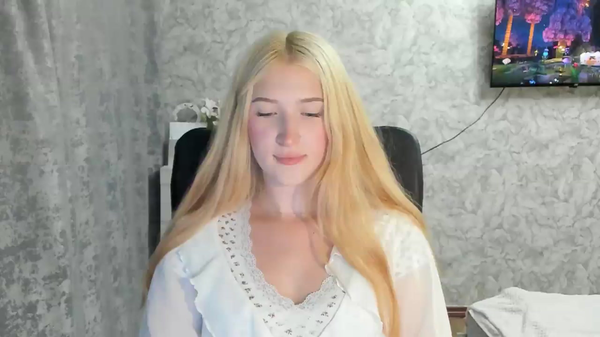 Gallery image thumbnail from Ilona_Here's myfreecams stream on, 08/31/2026, 17:30 image 6 of 20