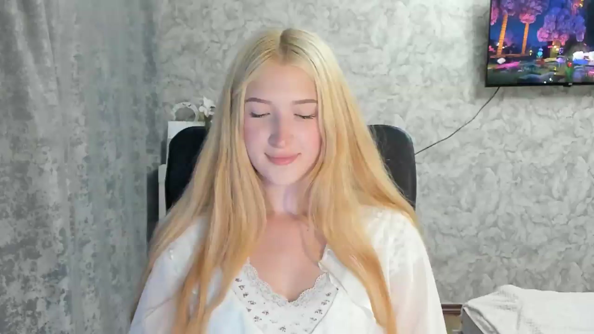 Gallery image thumbnail from Ilona_Here's myfreecams stream on, 08/31/2026, 17:30 image 3 of 20