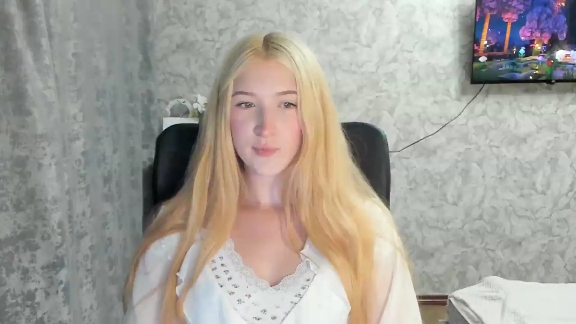 Gallery image thumbnail from Ilona_Here's myfreecams stream on, 08/31/2026, 17:30 image 14 of 20