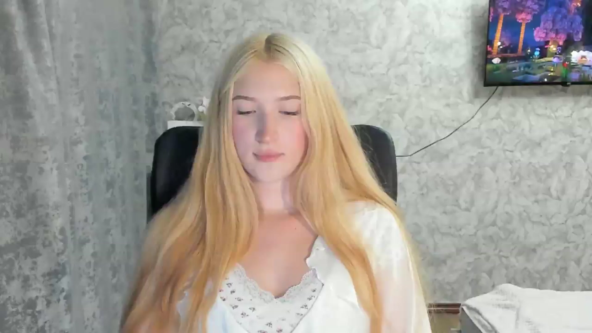 Gallery image thumbnail from Ilona_Here's myfreecams stream on, 08/31/2026, 17:30 image 16 of 20