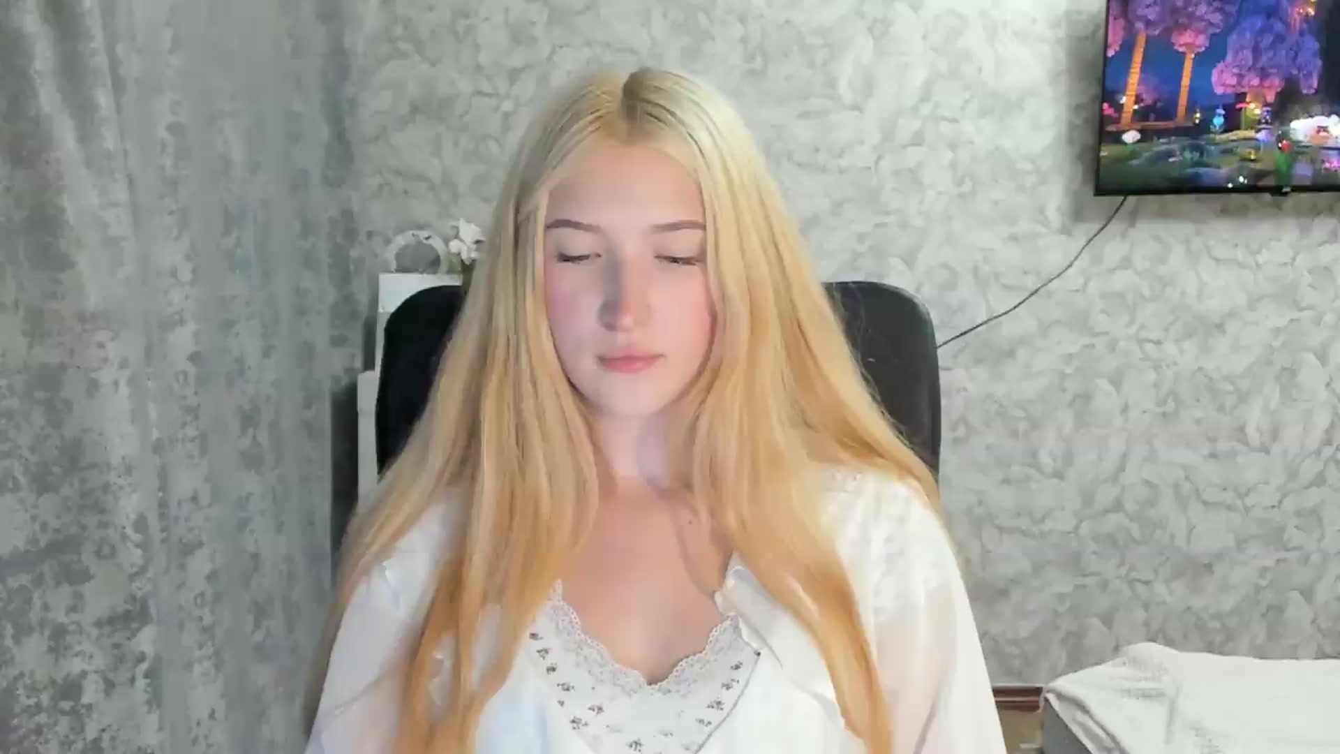 Gallery image thumbnail from Ilona_Here's myfreecams stream on, 08/31/2026, 17:30 image 4 of 20
