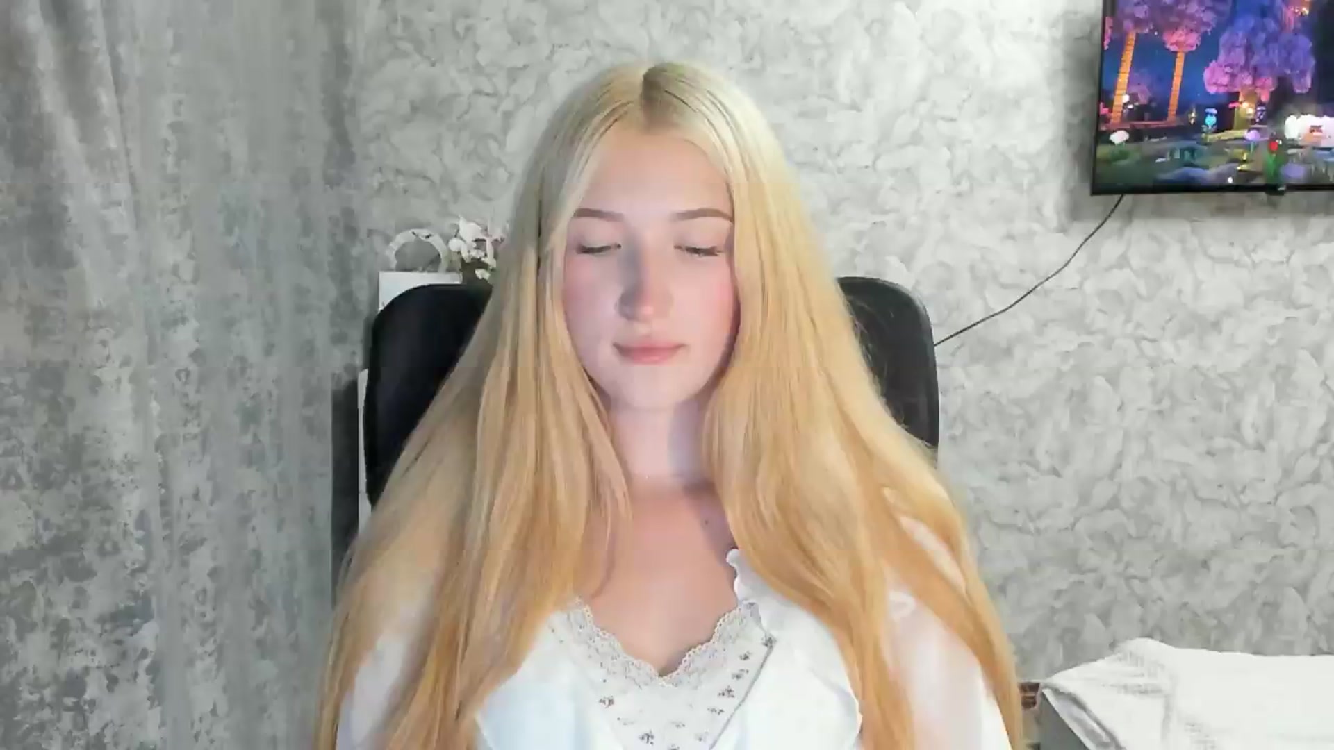 Gallery image thumbnail from Ilona_Here's myfreecams stream on, 08/31/2026, 18:09 image 15 of 20