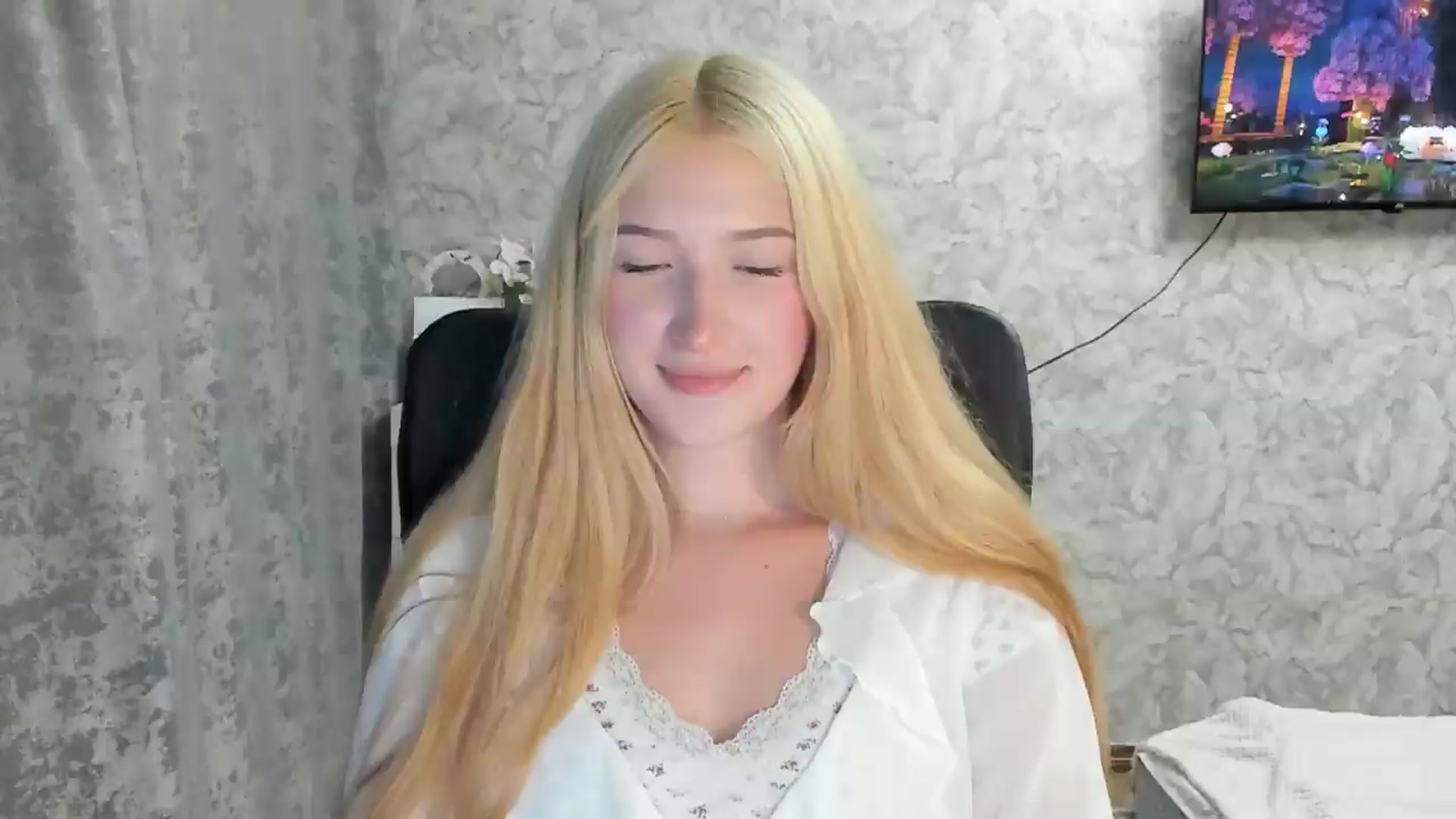 Gallery image thumbnail from Ilona_Here's myfreecams stream on, 08/31/2026, 18:09 image 2 of 20