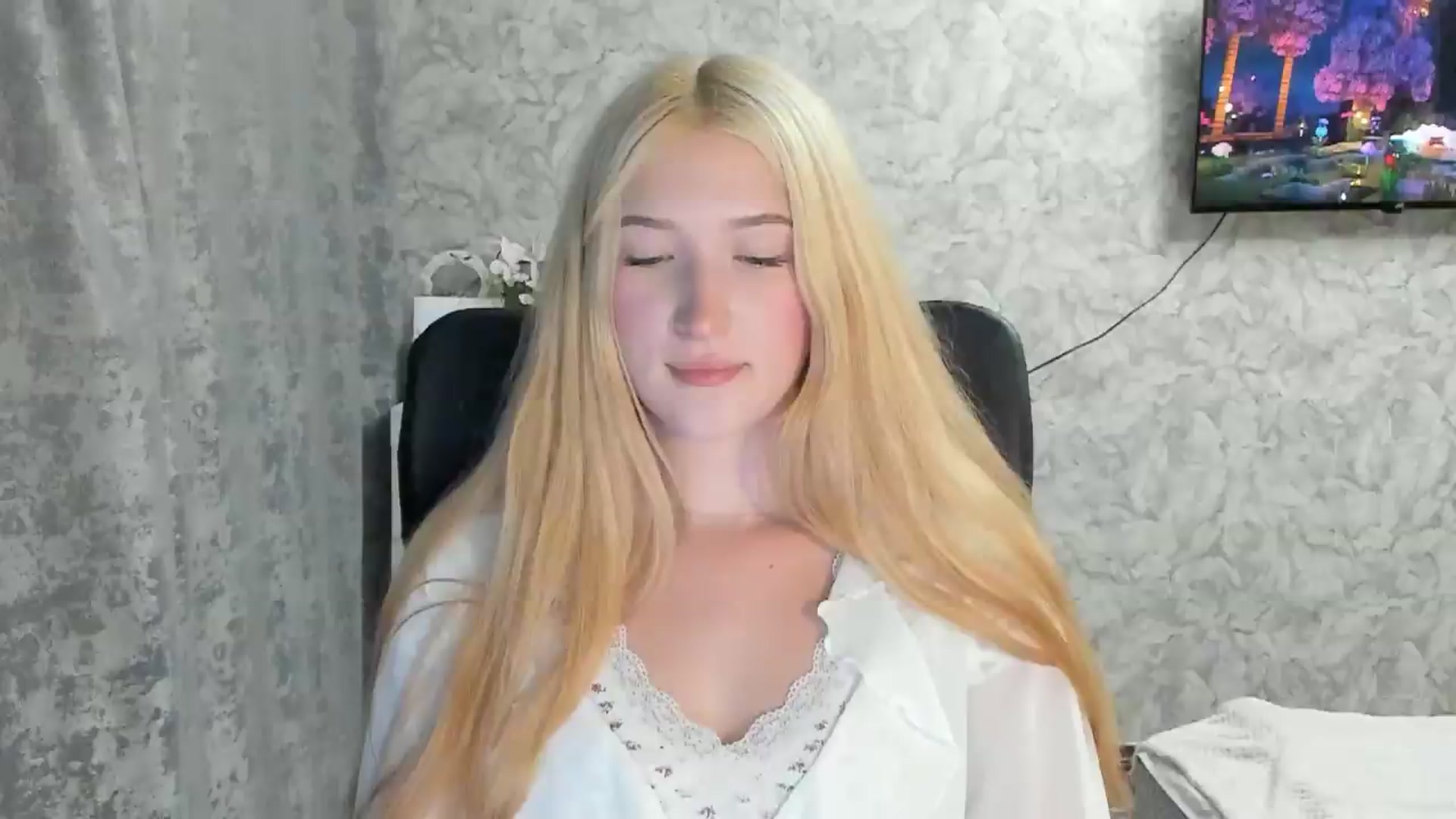 Gallery image thumbnail from Ilona_Here's myfreecams stream on, 08/31/2026, 18:09 image 3 of 20