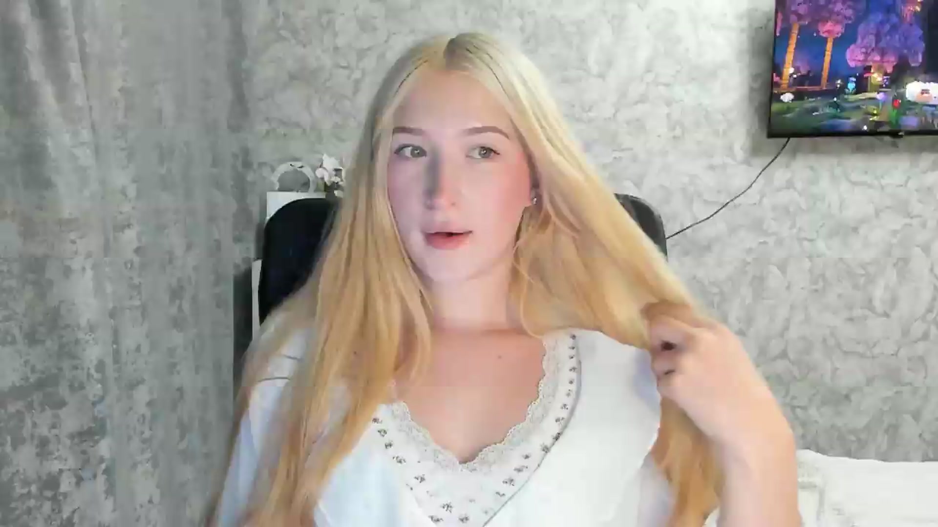 Gallery image thumbnail from Ilona_Here's myfreecams stream on, 08/31/2026, 18:09 image 6 of 20