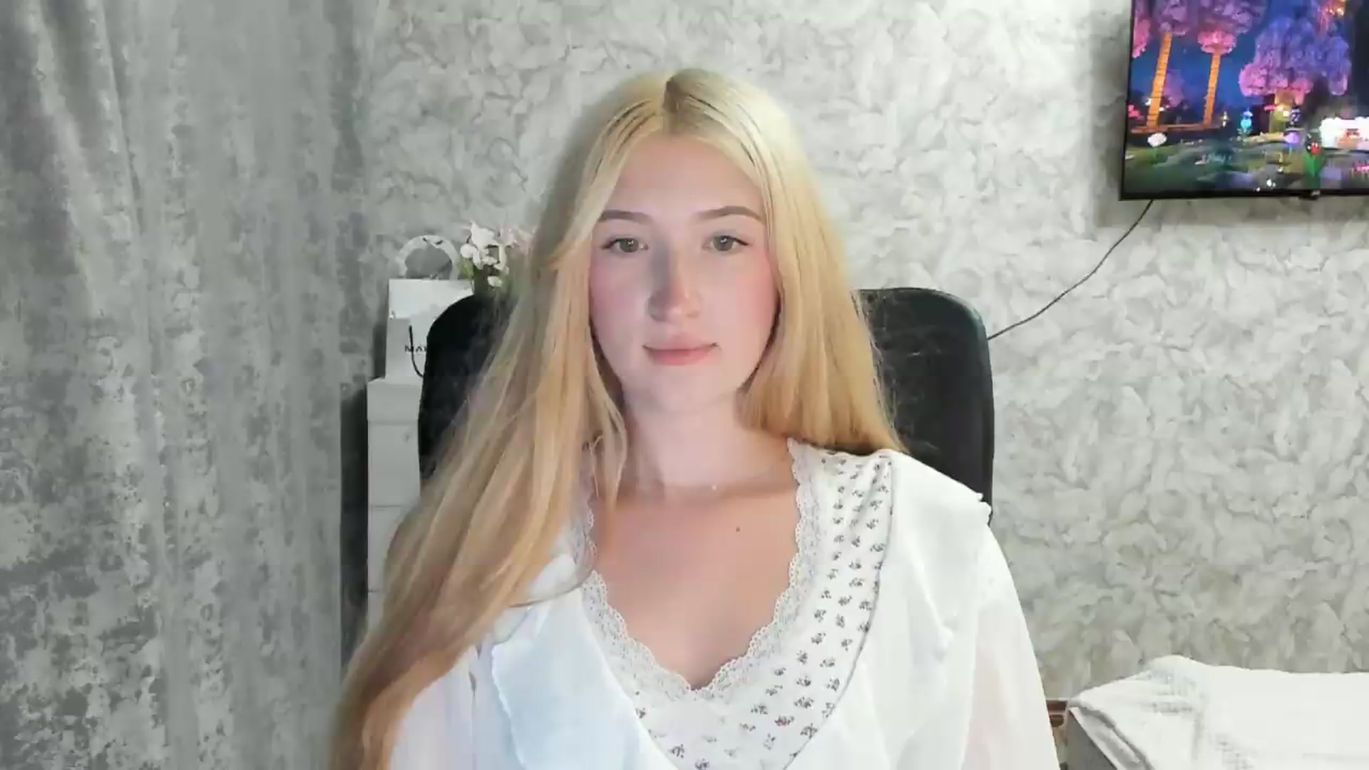 Gallery image thumbnail from Ilona_Here's myfreecams stream on, 08/31/2026, 19:15 image 19 of 20