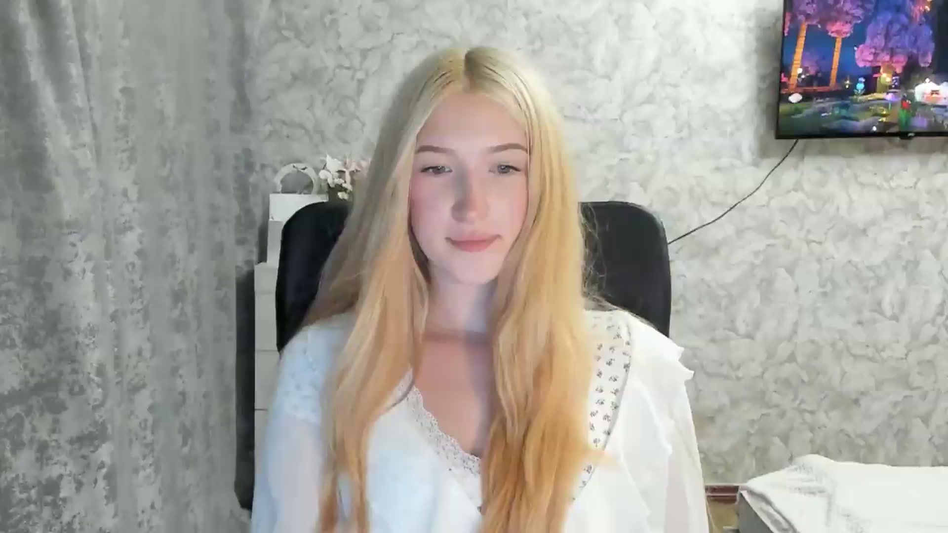 Gallery image thumbnail from Ilona_Here's myfreecams stream on, 08/31/2026, 19:15 image 11 of 20