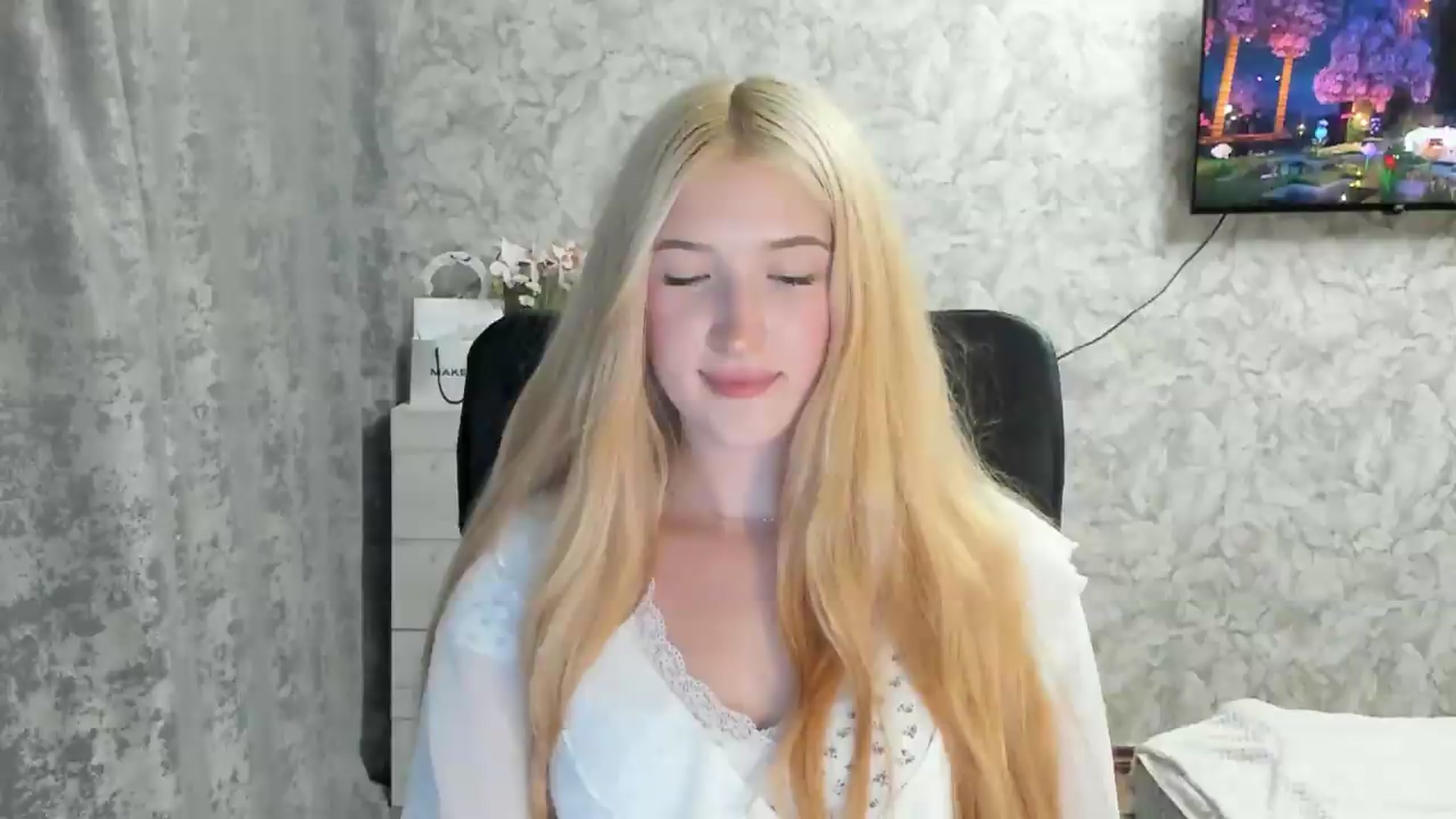 Gallery image thumbnail from Ilona_Here's myfreecams stream on, 08/31/2026, 19:15 image 13 of 20