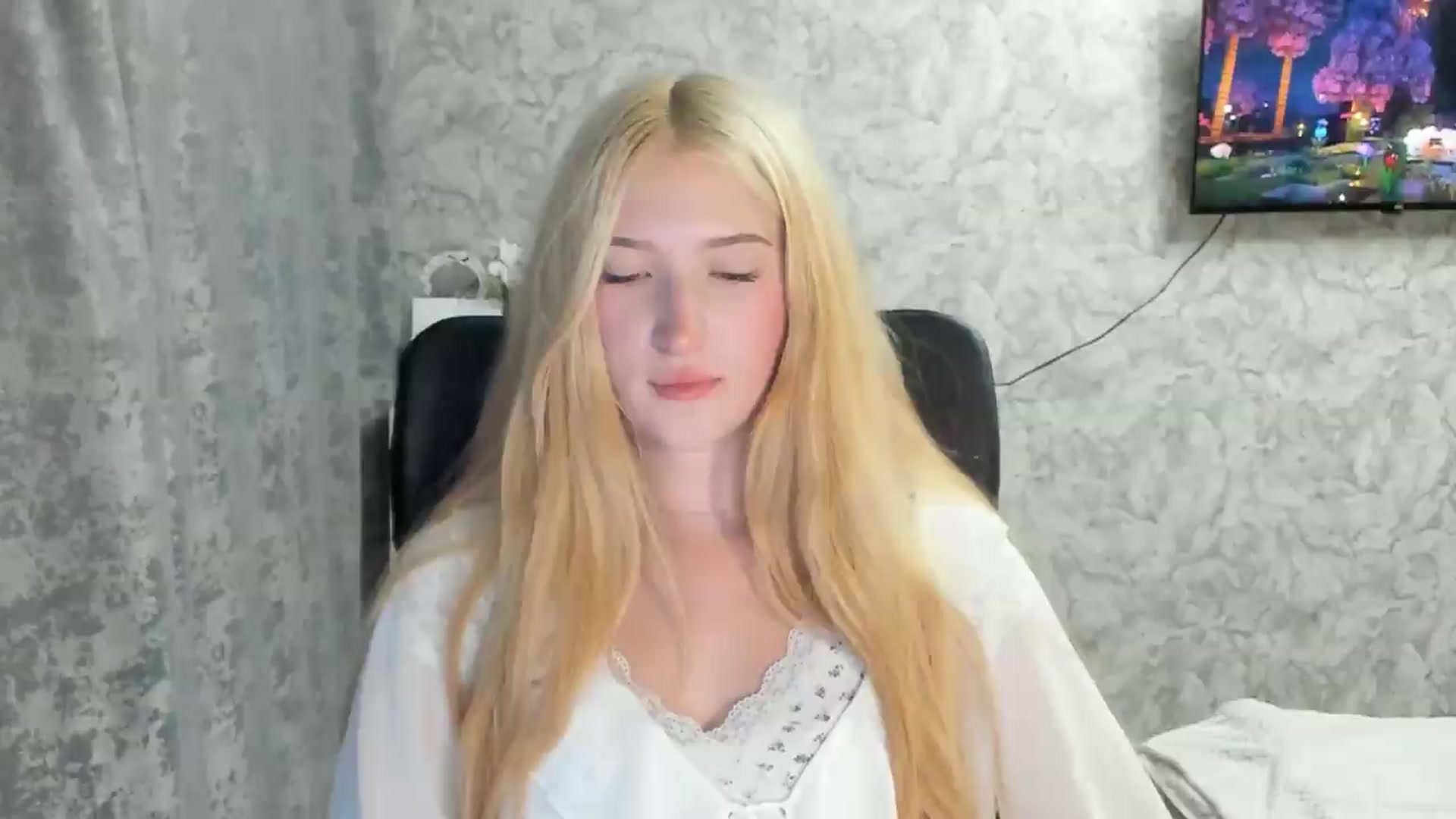 Gallery image thumbnail from Ilona_Here's myfreecams stream on, 08/31/2026, 19:15 image 4 of 20