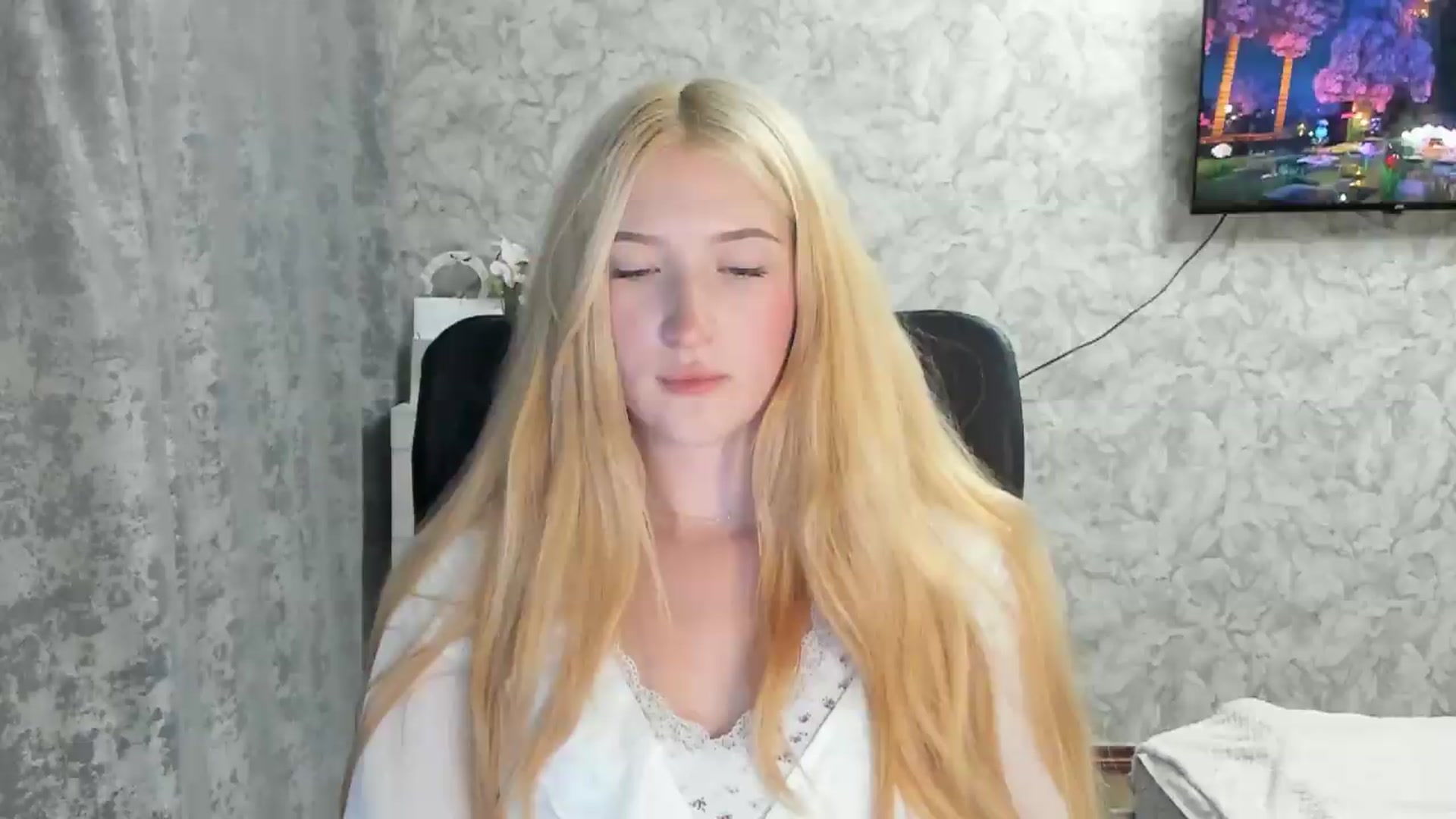 Gallery image thumbnail from Ilona_Here's myfreecams stream on, 08/31/2026, 19:15 image 1 of 20