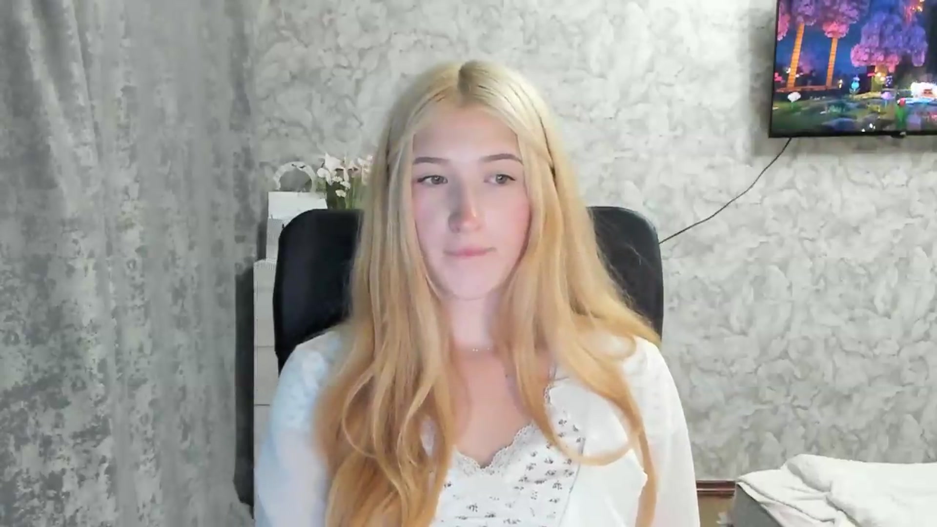 Gallery image thumbnail from Ilona_Here's myfreecams stream on, 08/31/2026, 20:58 image 8 of 20
