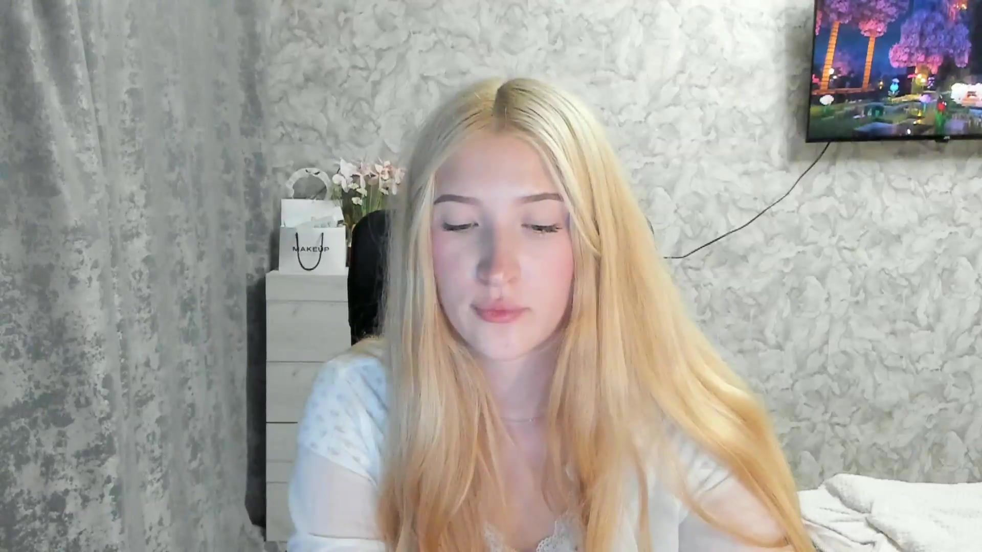 Gallery image thumbnail from Ilona_Here's myfreecams stream on, 08/31/2026, 20:58 image 16 of 20
